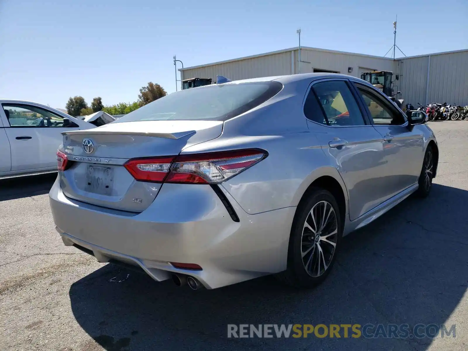 4 Photograph of a damaged car 4T1G11AKXLU862734 TOYOTA CAMRY 2020