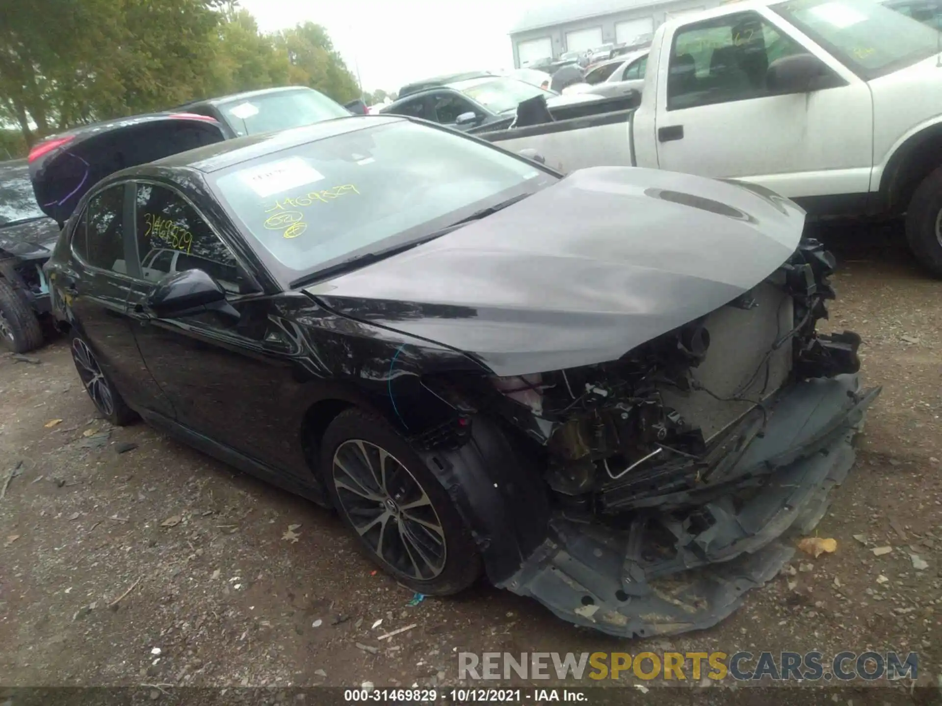 1 Photograph of a damaged car 4T1G11AKXLU866413 TOYOTA CAMRY 2020