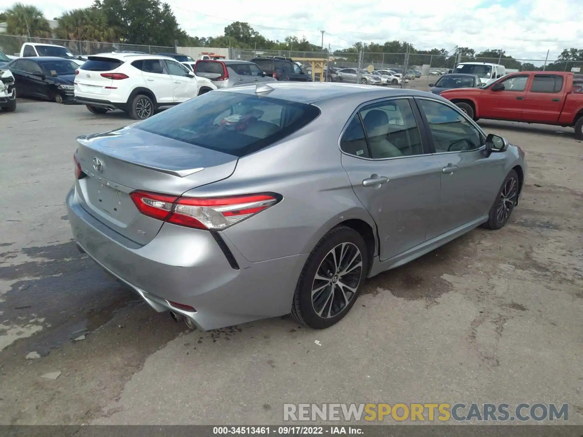 4 Photograph of a damaged car 4T1G11AKXLU870431 TOYOTA CAMRY 2020