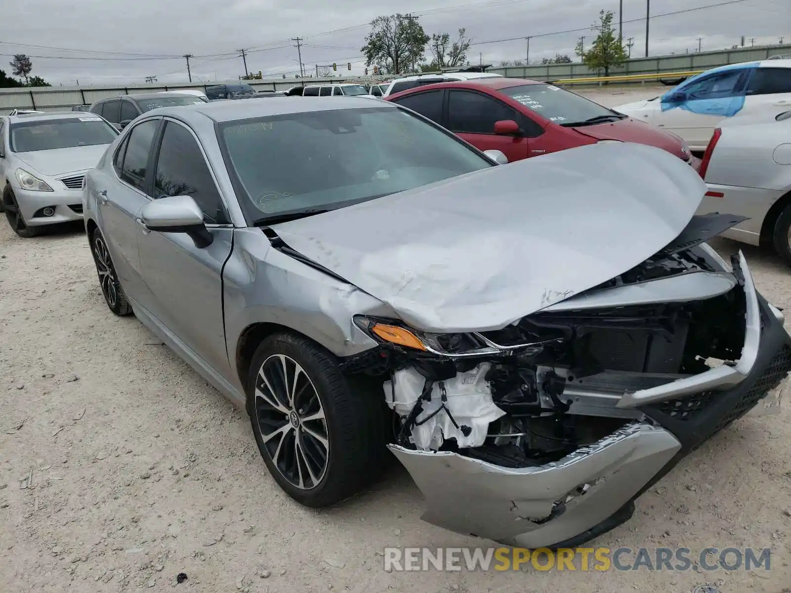 1 Photograph of a damaged car 4T1G11AKXLU871594 TOYOTA CAMRY 2020