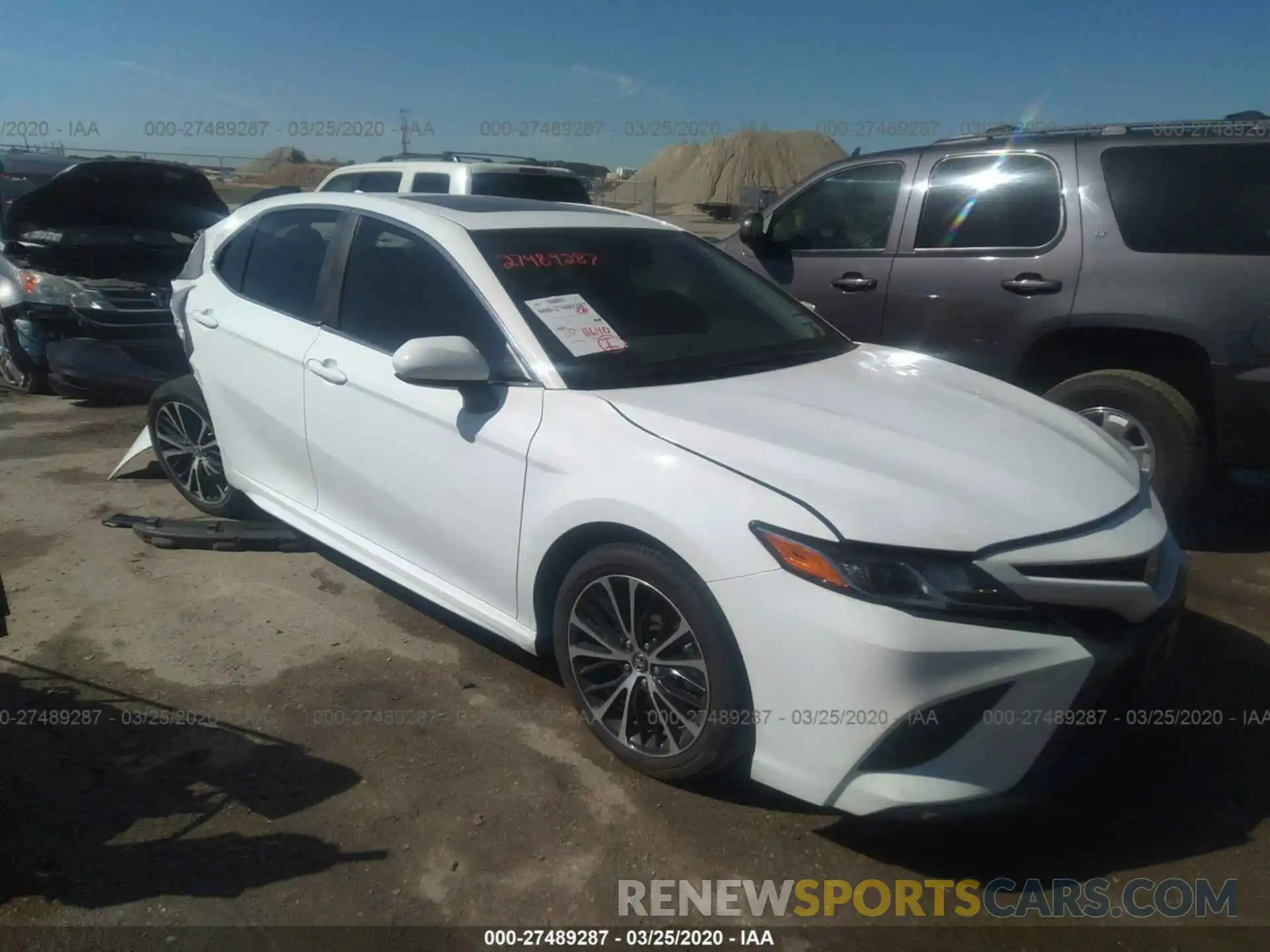 1 Photograph of a damaged car 4T1G11AKXLU872535 TOYOTA CAMRY 2020