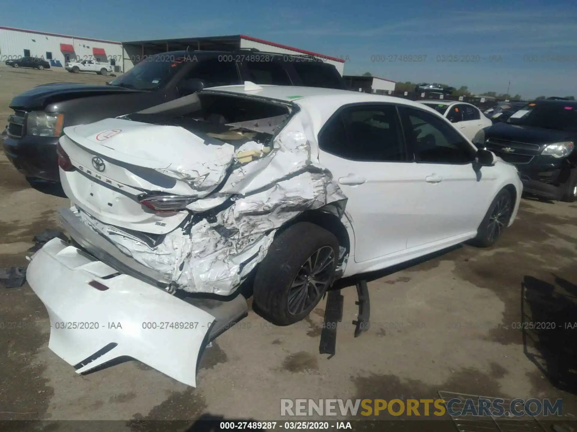 4 Photograph of a damaged car 4T1G11AKXLU872535 TOYOTA CAMRY 2020