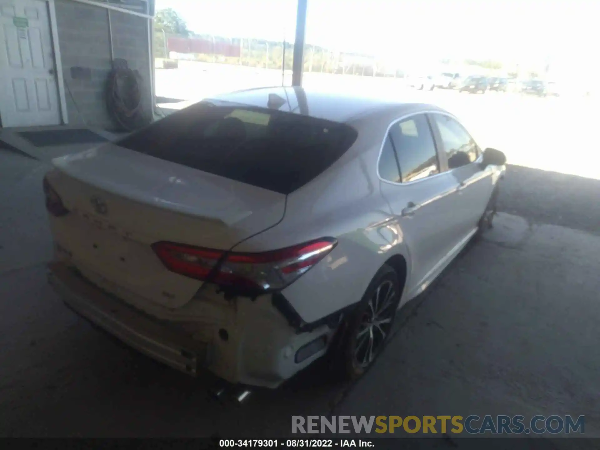 4 Photograph of a damaged car 4T1G11AKXLU876200 TOYOTA CAMRY 2020