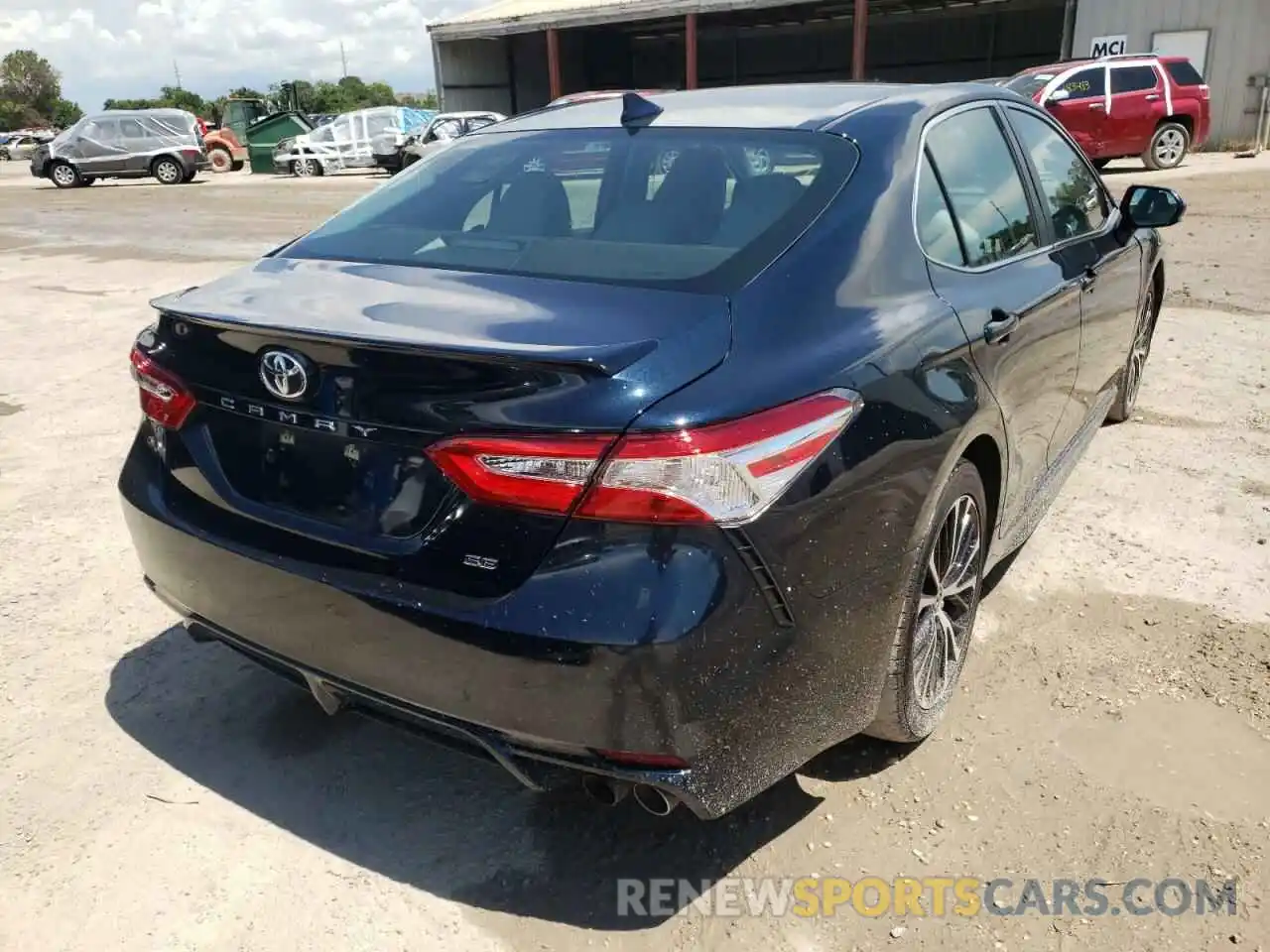 4 Photograph of a damaged car 4T1G11AKXLU877833 TOYOTA CAMRY 2020