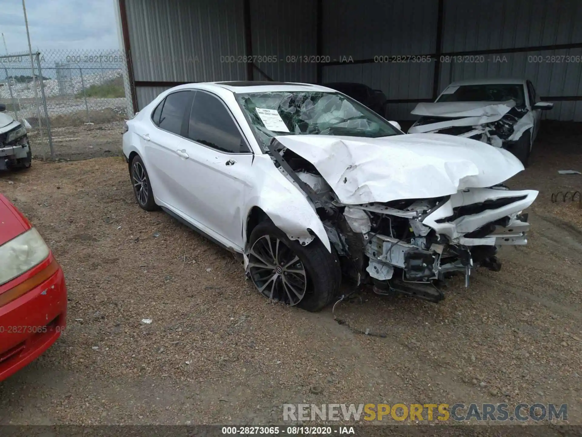 1 Photograph of a damaged car 4T1G11AKXLU878061 TOYOTA CAMRY 2020