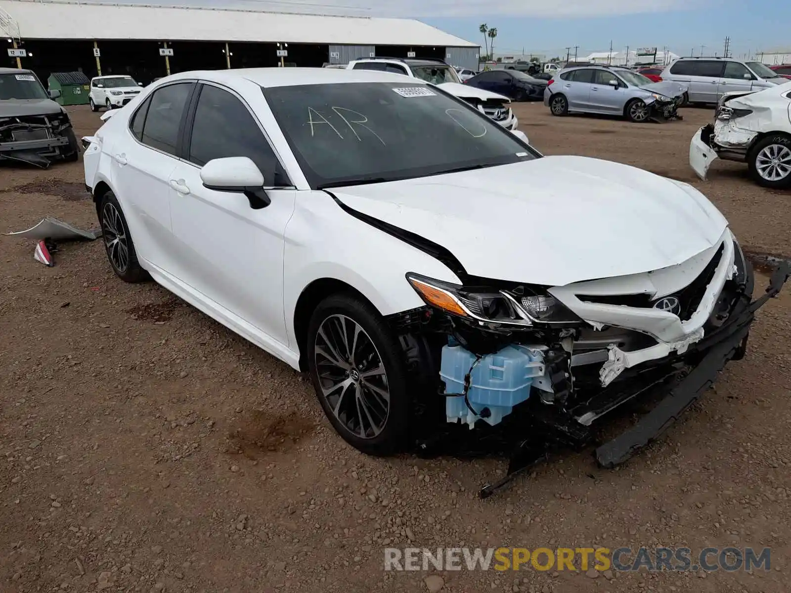 1 Photograph of a damaged car 4T1G11AKXLU881767 TOYOTA CAMRY 2020