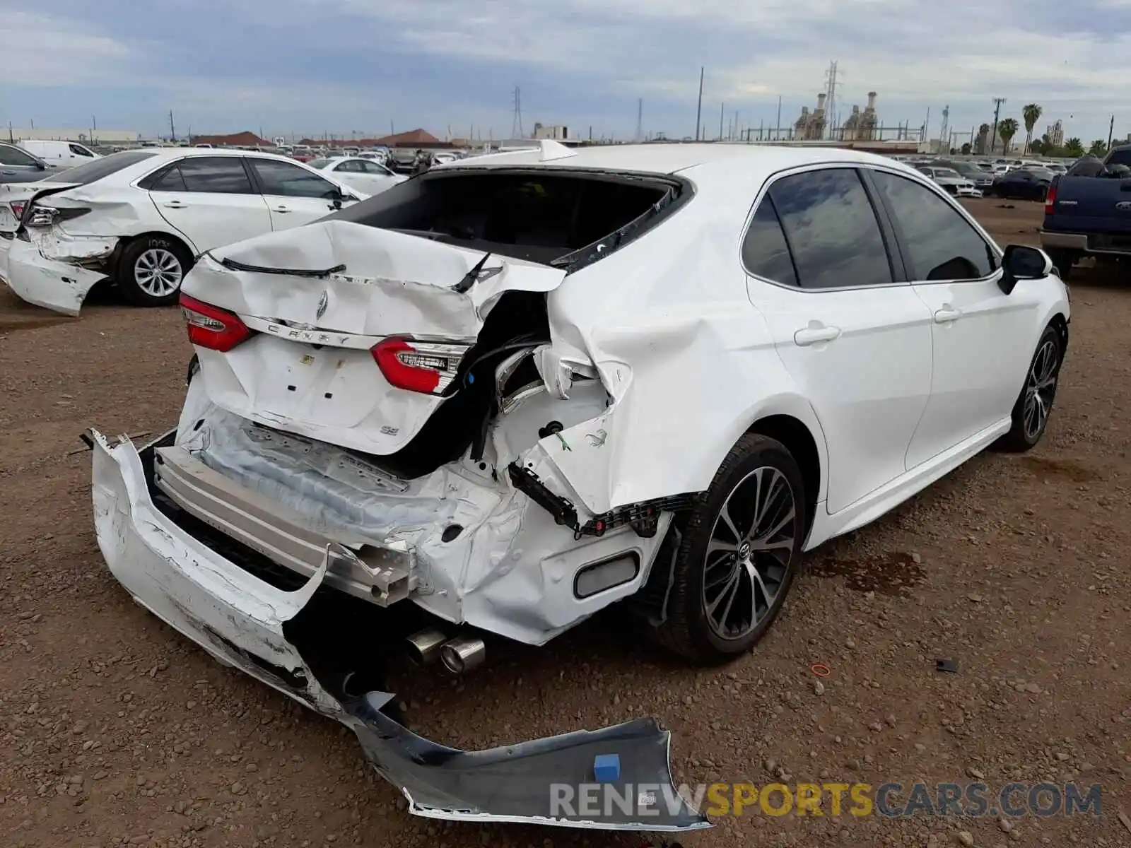 4 Photograph of a damaged car 4T1G11AKXLU881767 TOYOTA CAMRY 2020