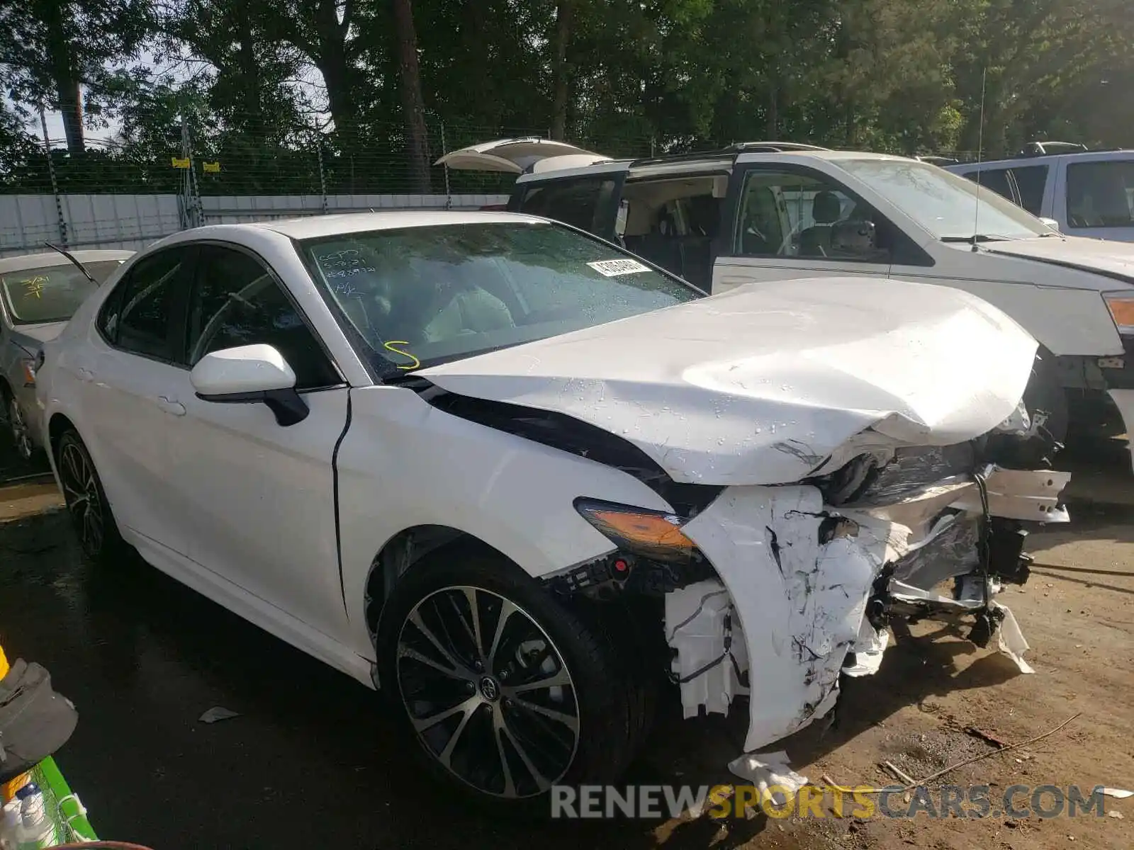 1 Photograph of a damaged car 4T1G11AKXLU889321 TOYOTA CAMRY 2020