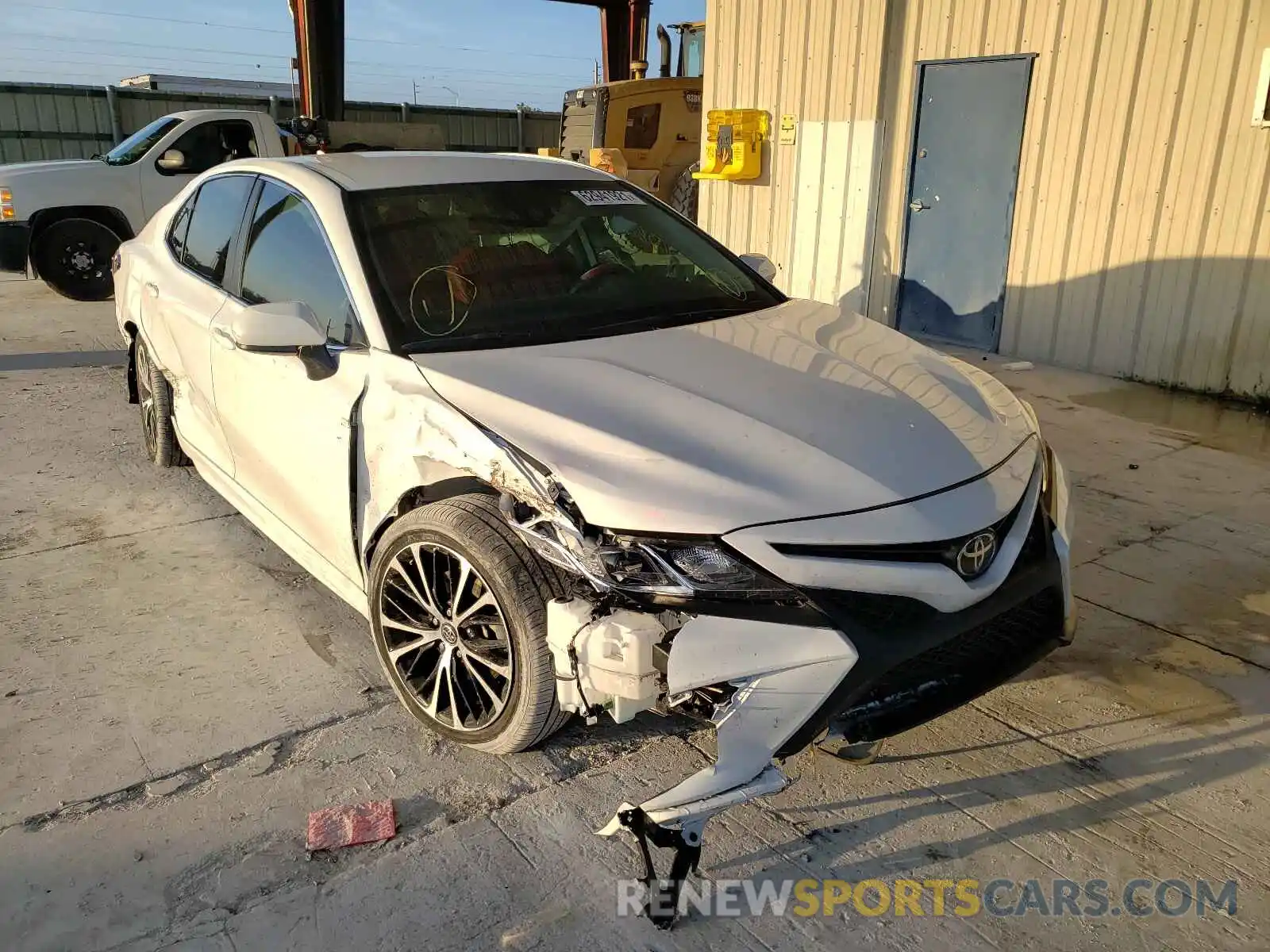 1 Photograph of a damaged car 4T1G11AKXLU893854 TOYOTA CAMRY 2020