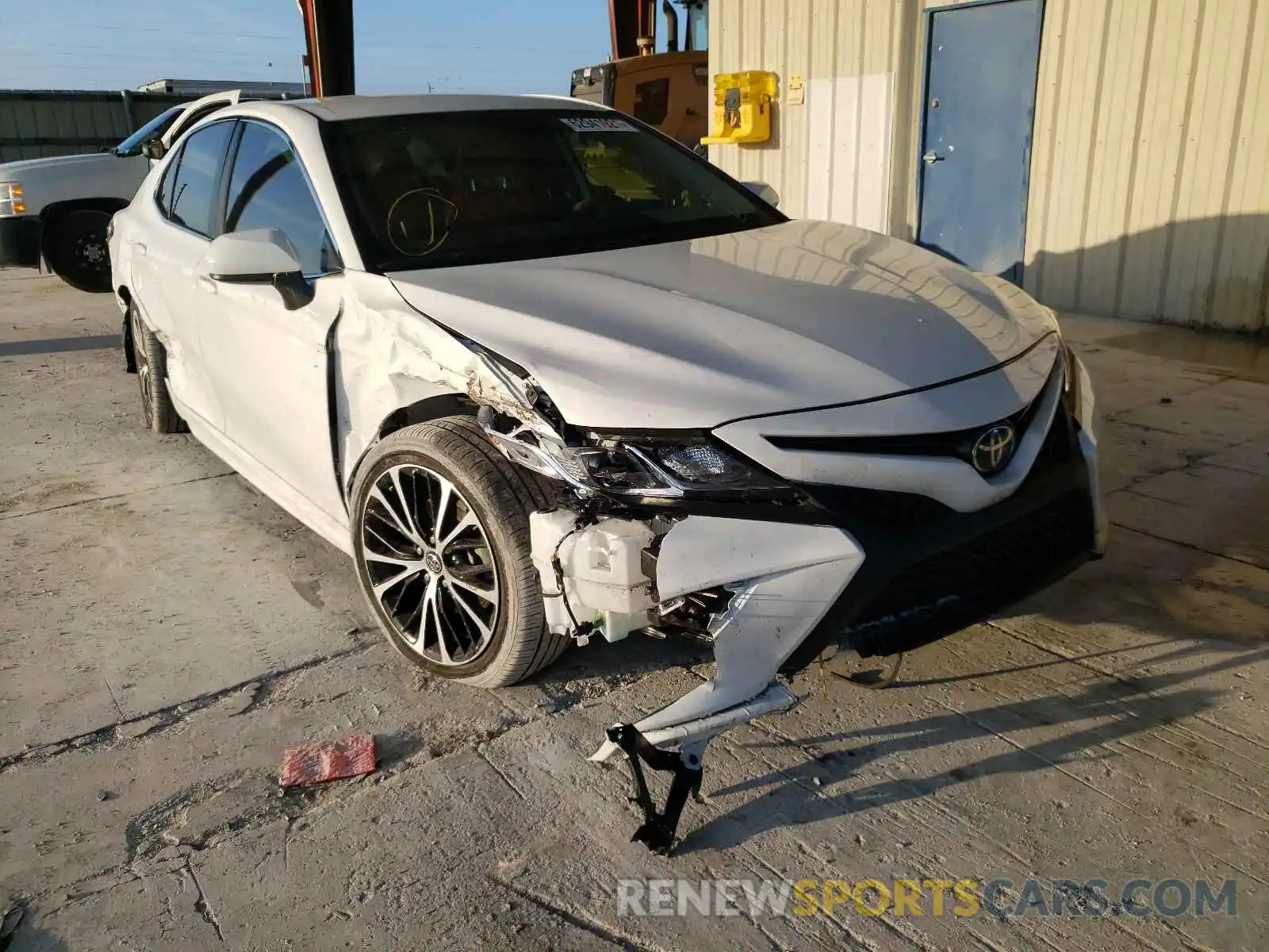 10 Photograph of a damaged car 4T1G11AKXLU893854 TOYOTA CAMRY 2020