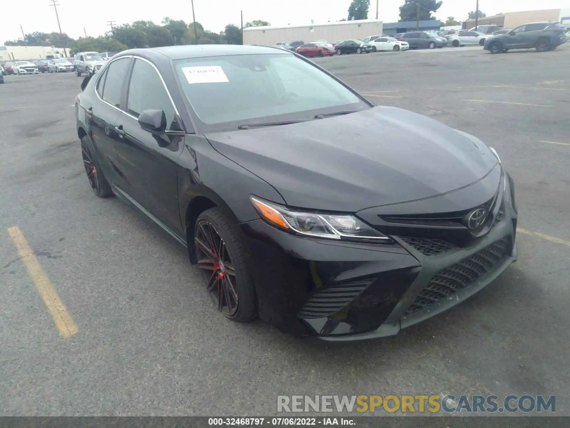 1 Photograph of a damaged car 4T1G11AKXLU898004 TOYOTA CAMRY 2020