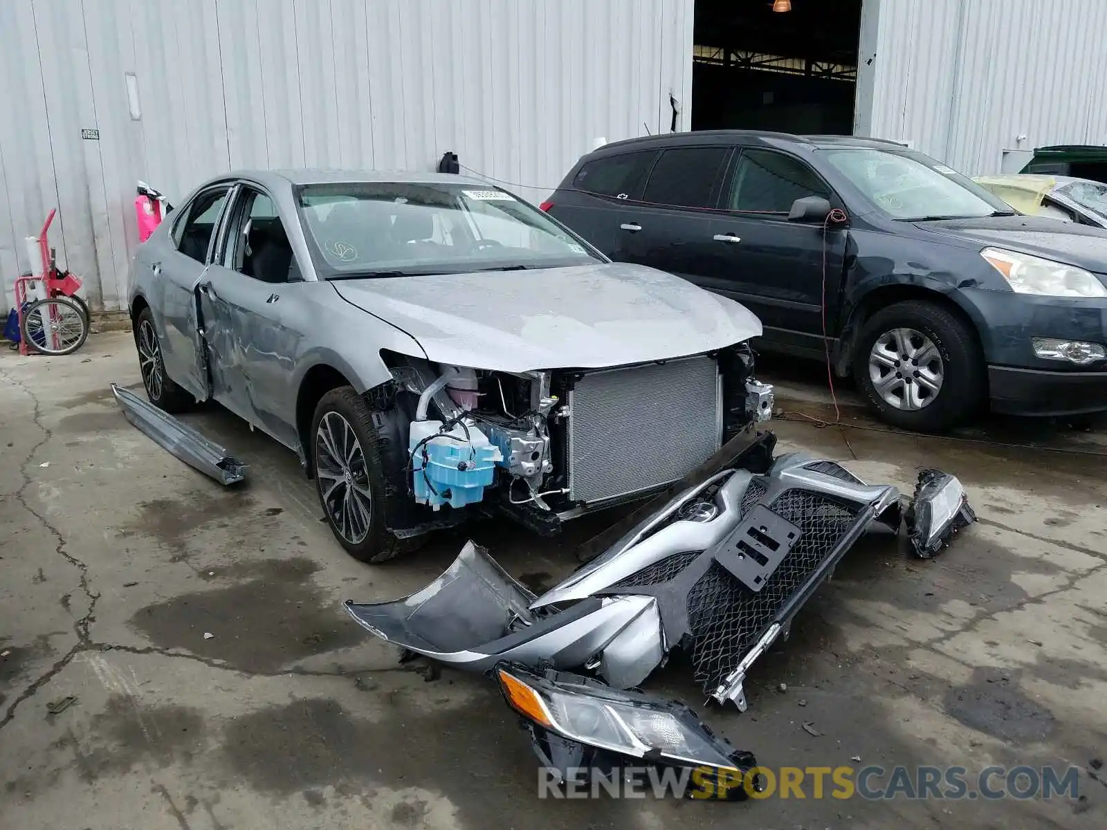 1 Photograph of a damaged car 4T1G11AKXLU899010 TOYOTA CAMRY 2020