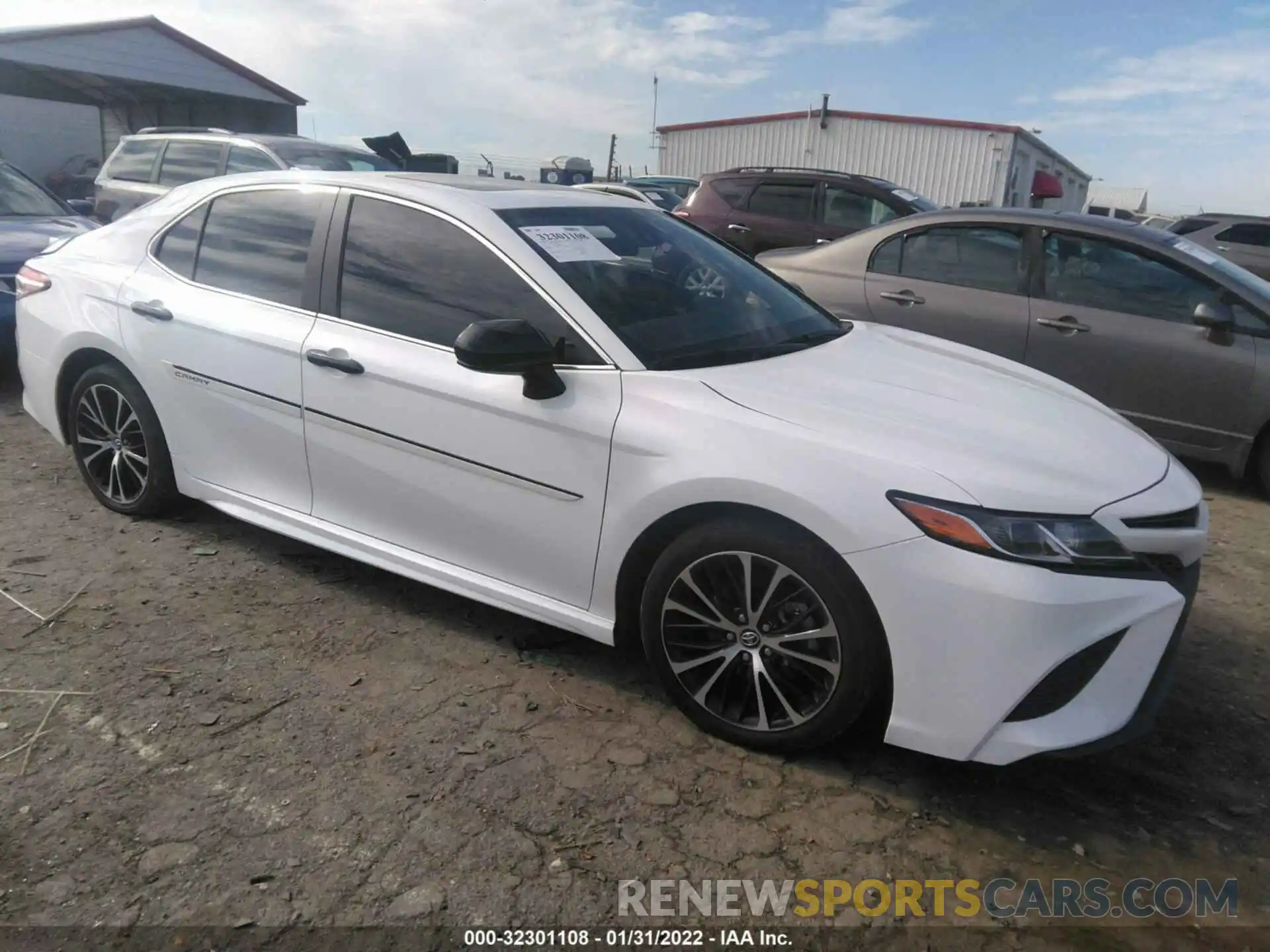 1 Photograph of a damaged car 4T1G11AKXLU900012 TOYOTA CAMRY 2020