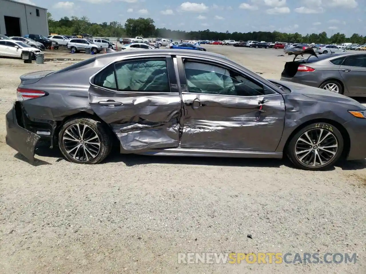 9 Photograph of a damaged car 4T1G11AKXLU903024 TOYOTA CAMRY 2020