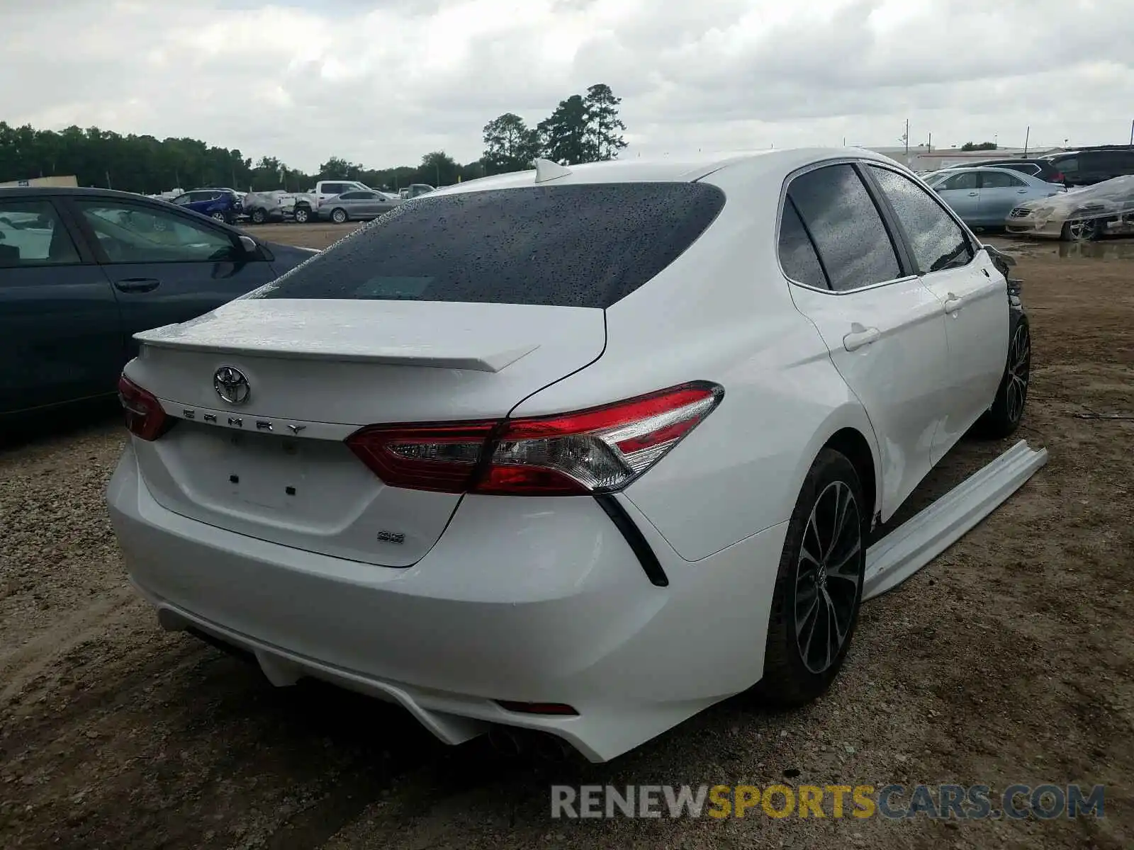 4 Photograph of a damaged car 4T1G11AKXLU903573 TOYOTA CAMRY 2020