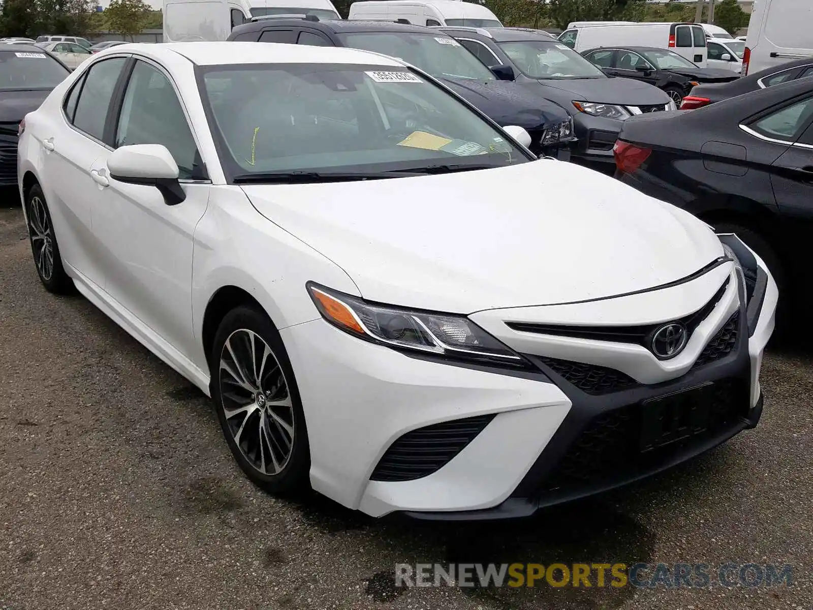 1 Photograph of a damaged car 4T1G11AKXLU904206 TOYOTA CAMRY 2020