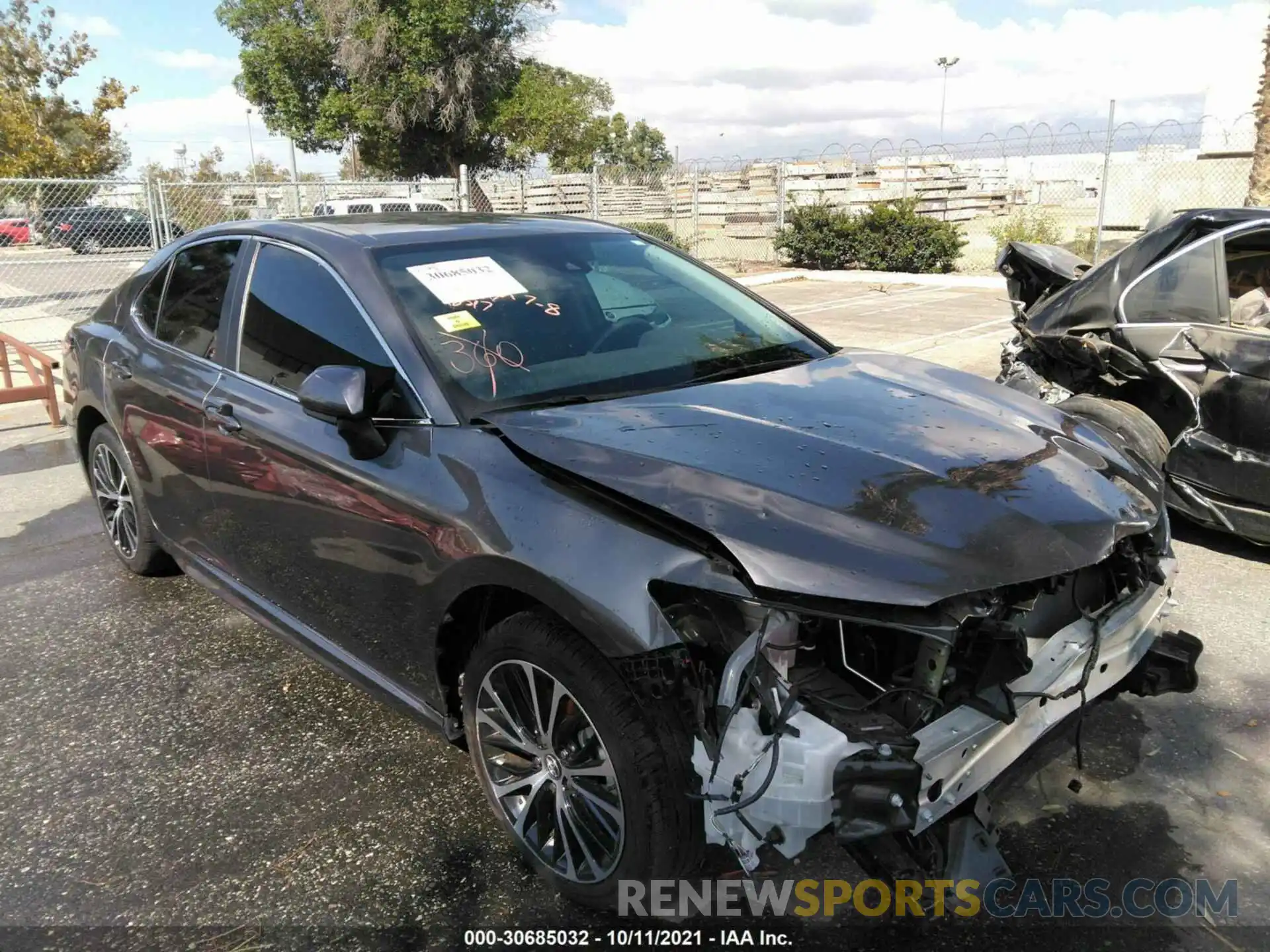 1 Photograph of a damaged car 4T1G11AKXLU907610 TOYOTA CAMRY 2020