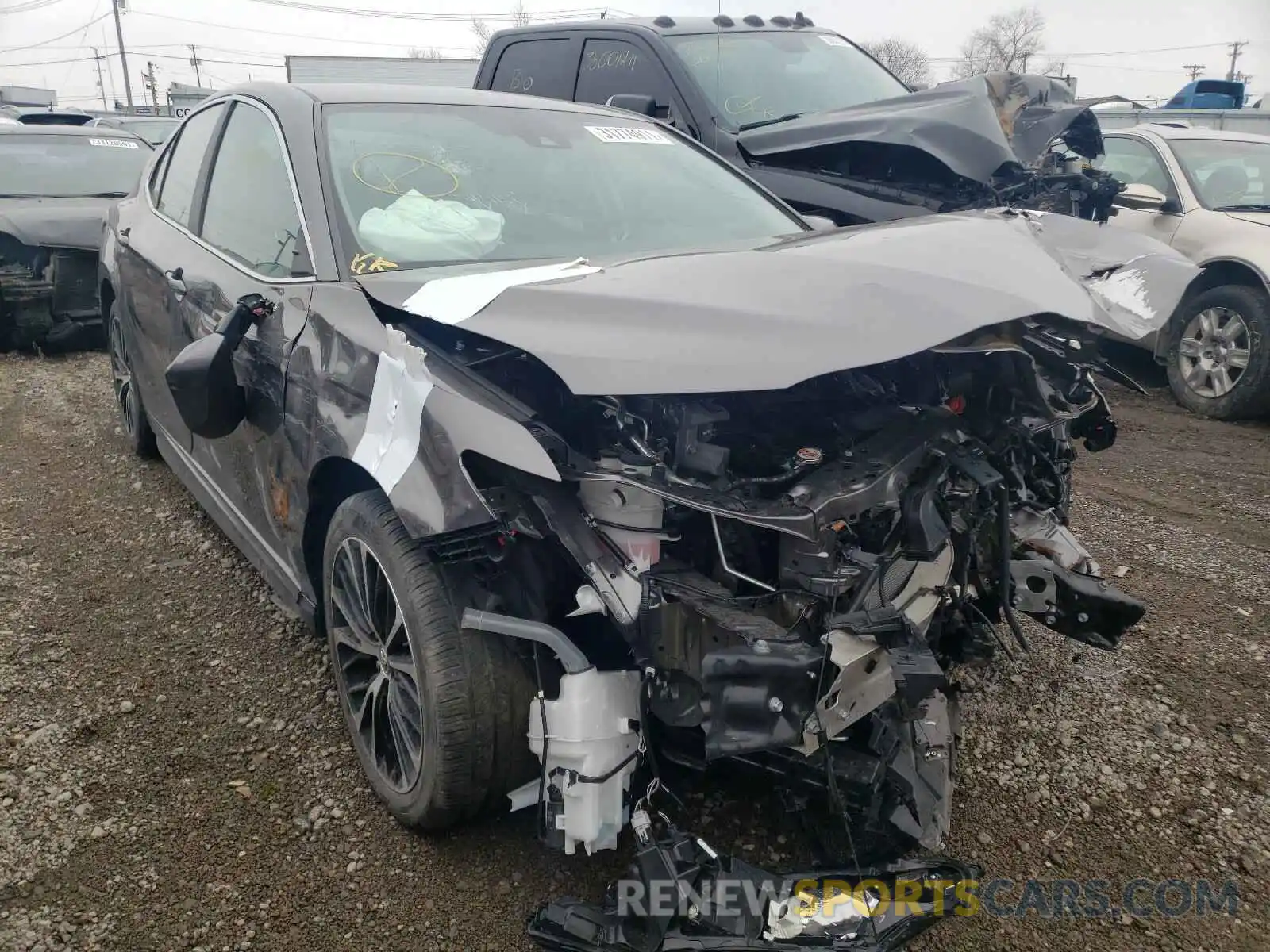 1 Photograph of a damaged car 4T1G11AKXLU911026 TOYOTA CAMRY 2020