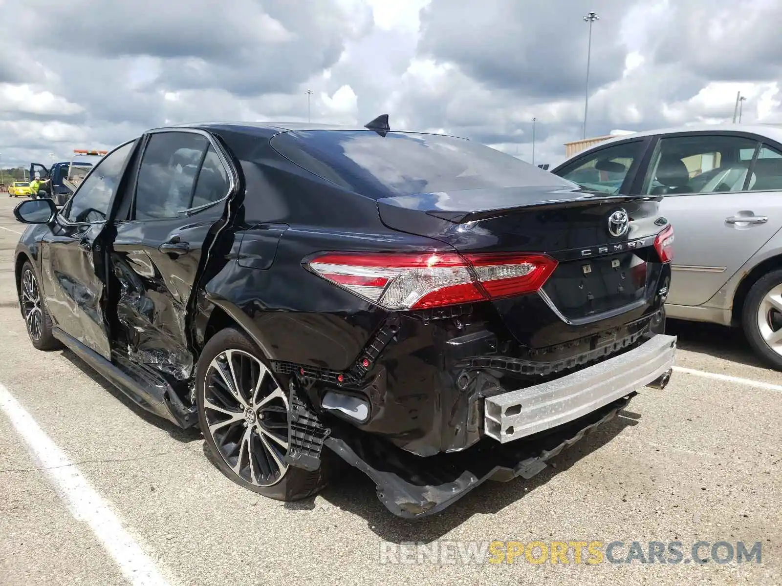 3 Photograph of a damaged car 4T1G11AKXLU911317 TOYOTA CAMRY 2020