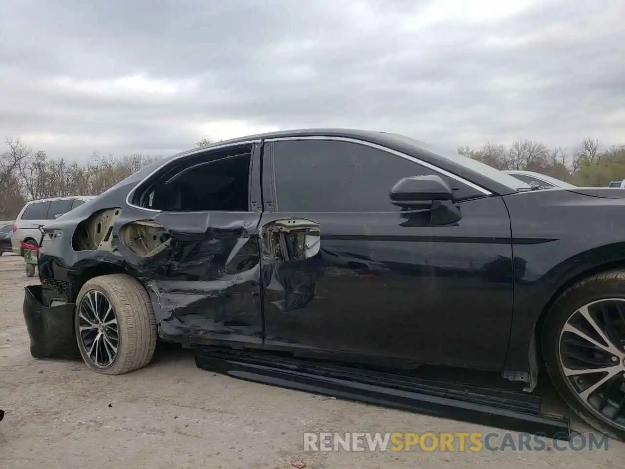 9 Photograph of a damaged car 4T1G11AKXLU912841 TOYOTA CAMRY 2020