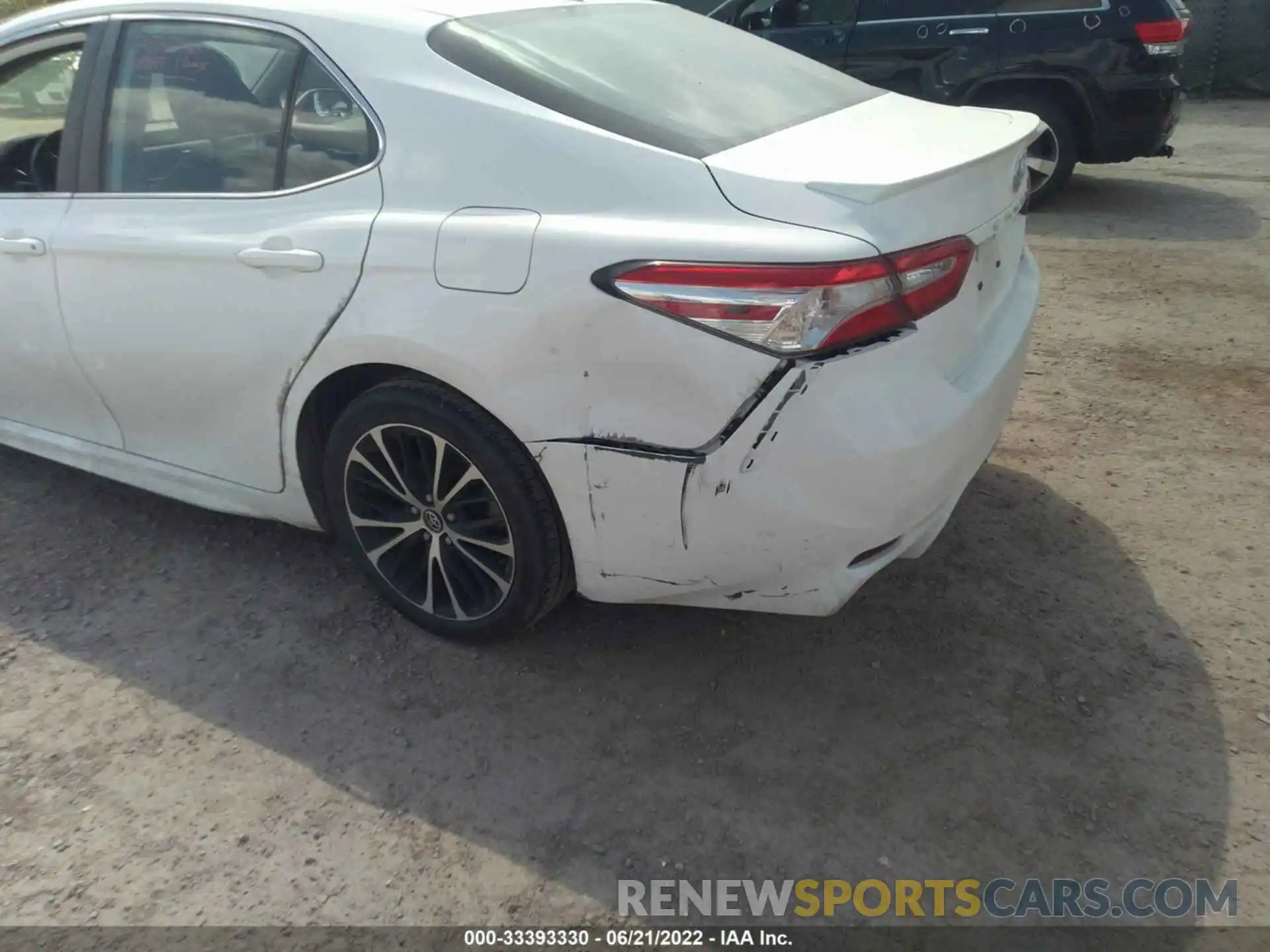 6 Photograph of a damaged car 4T1G11AKXLU913603 TOYOTA CAMRY 2020