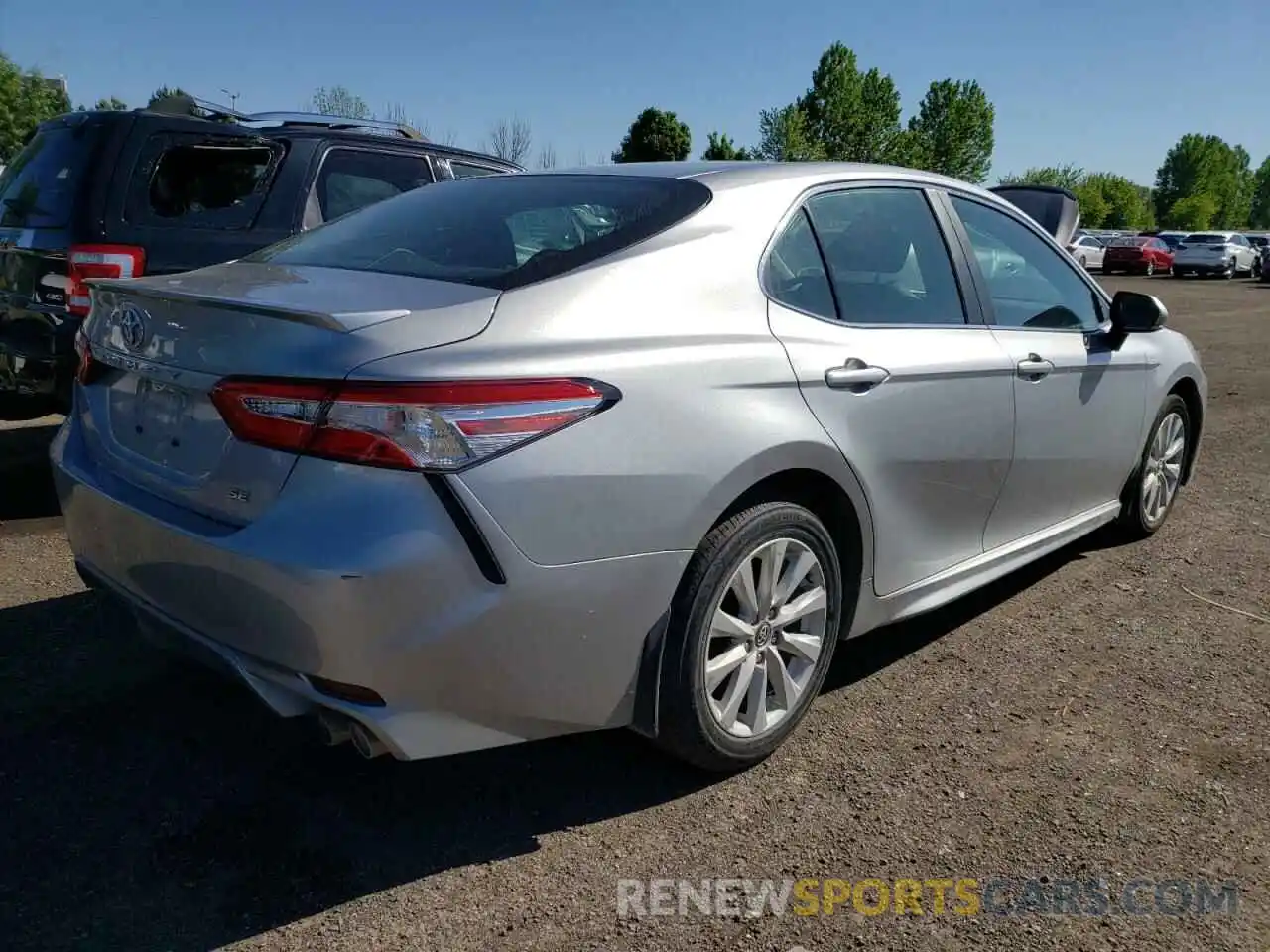 4 Photograph of a damaged car 4T1G11AKXLU914055 TOYOTA CAMRY 2020