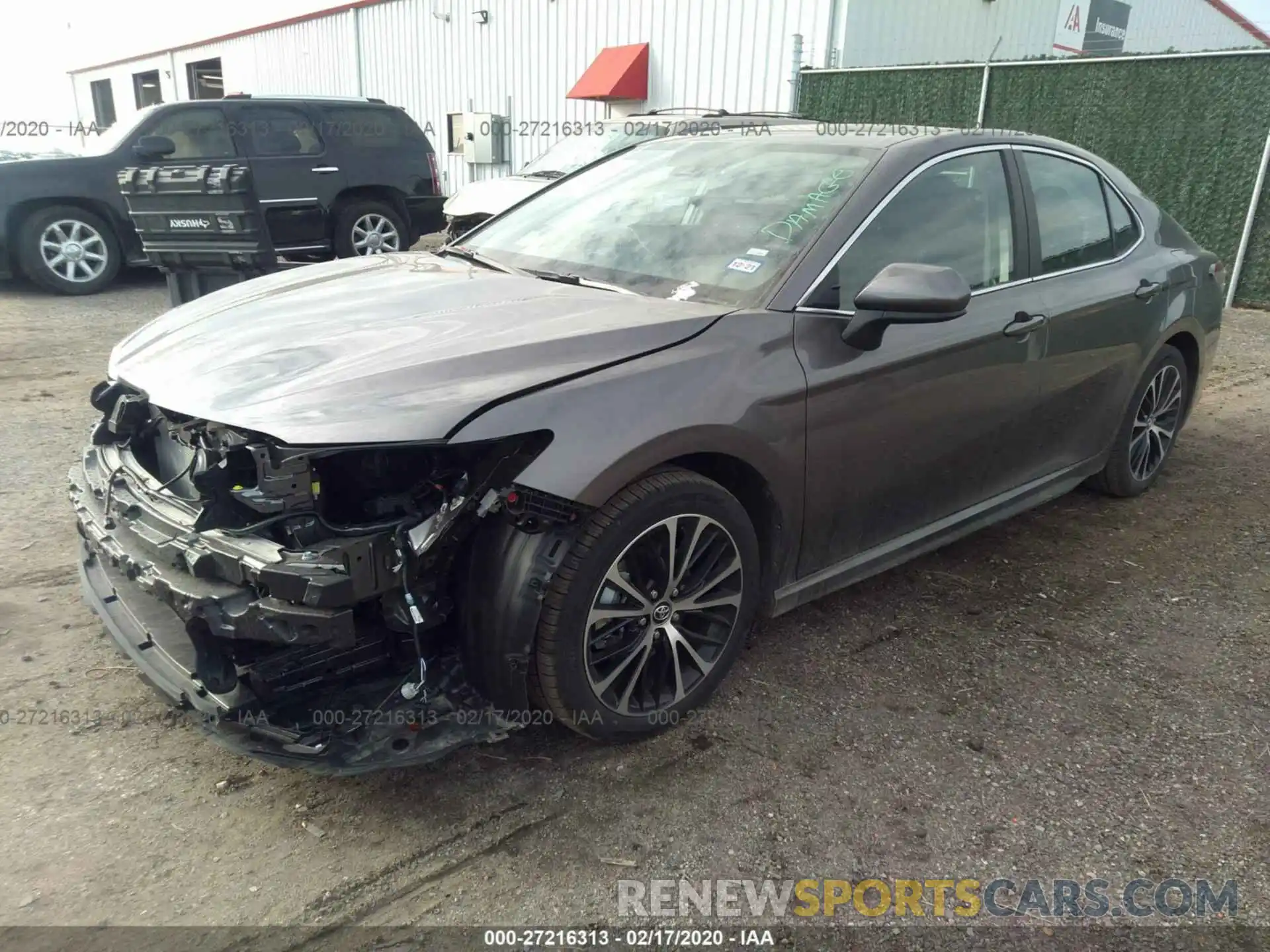 2 Photograph of a damaged car 4T1G11AKXLU915321 TOYOTA CAMRY 2020