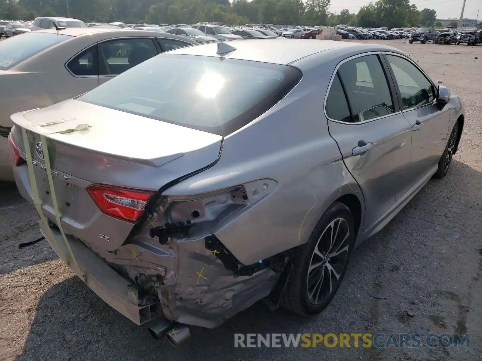 4 Photograph of a damaged car 4T1G11AKXLU915352 TOYOTA CAMRY 2020