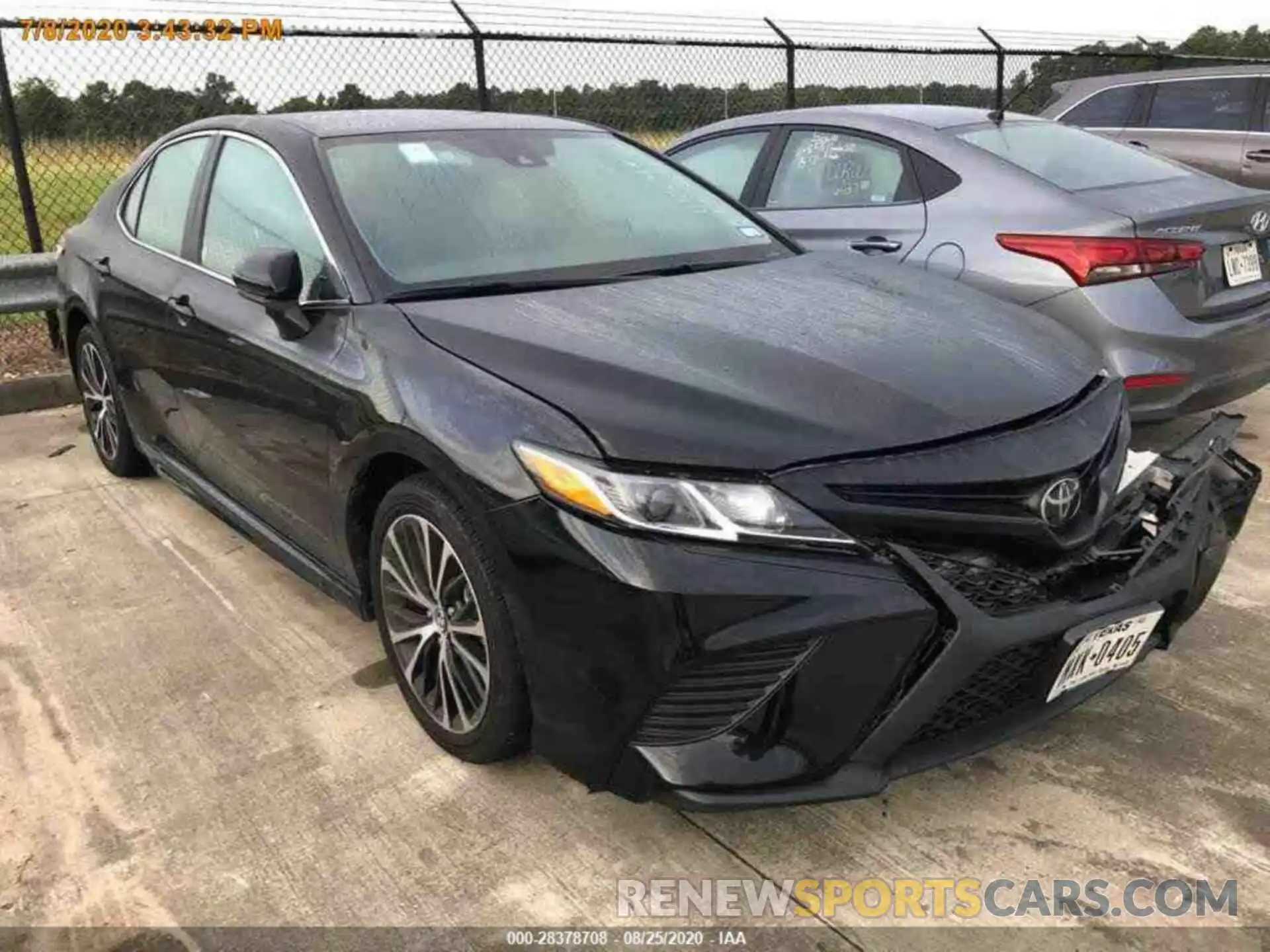 10 Photograph of a damaged car 4T1G11AKXLU916002 TOYOTA CAMRY 2020