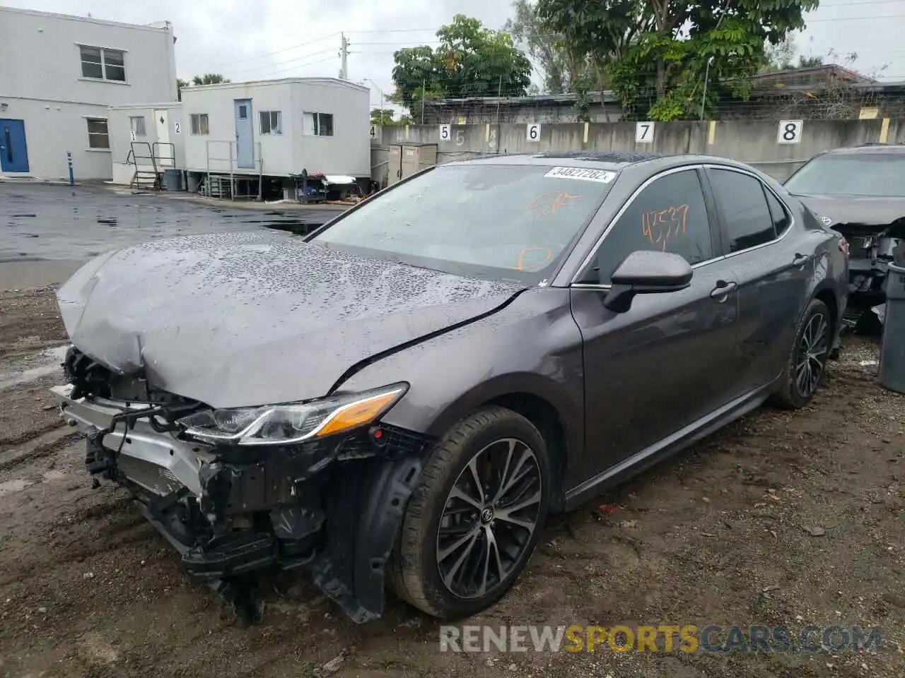 2 Photograph of a damaged car 4T1G11AKXLU918672 TOYOTA CAMRY 2020