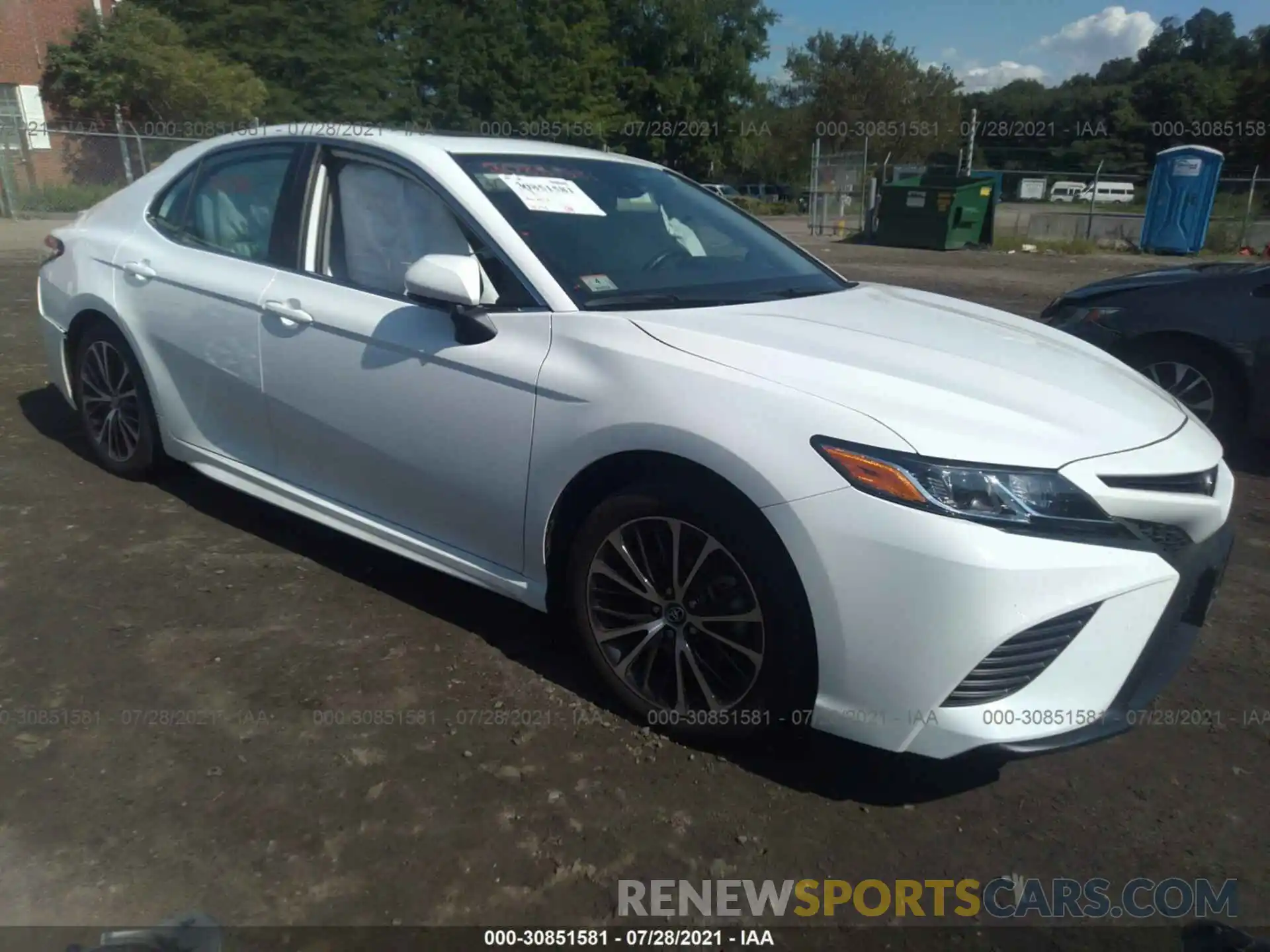 1 Photograph of a damaged car 4T1G11AKXLU921605 TOYOTA CAMRY 2020