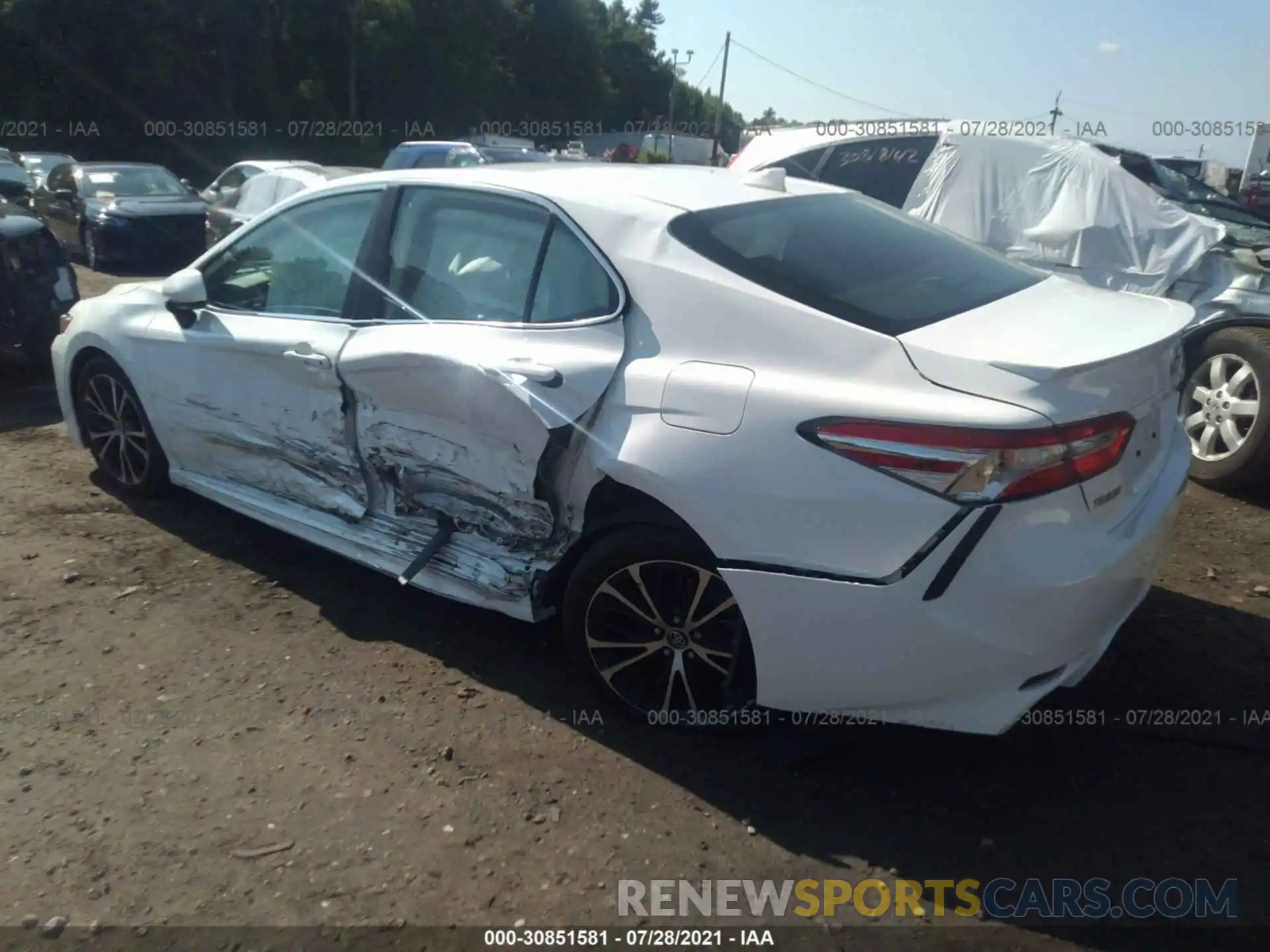 3 Photograph of a damaged car 4T1G11AKXLU921605 TOYOTA CAMRY 2020