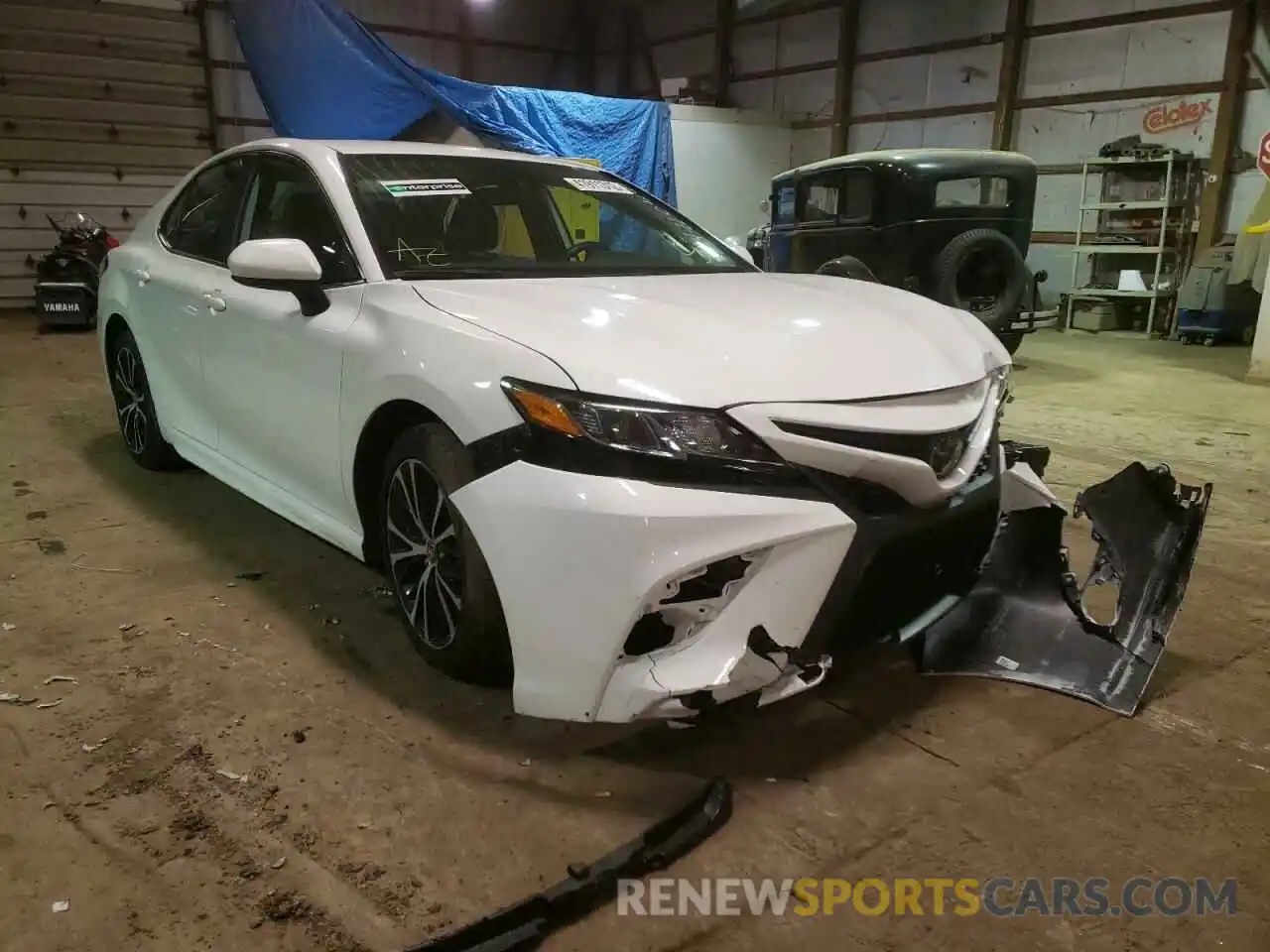 1 Photograph of a damaged car 4T1G11AKXLU923564 TOYOTA CAMRY 2020