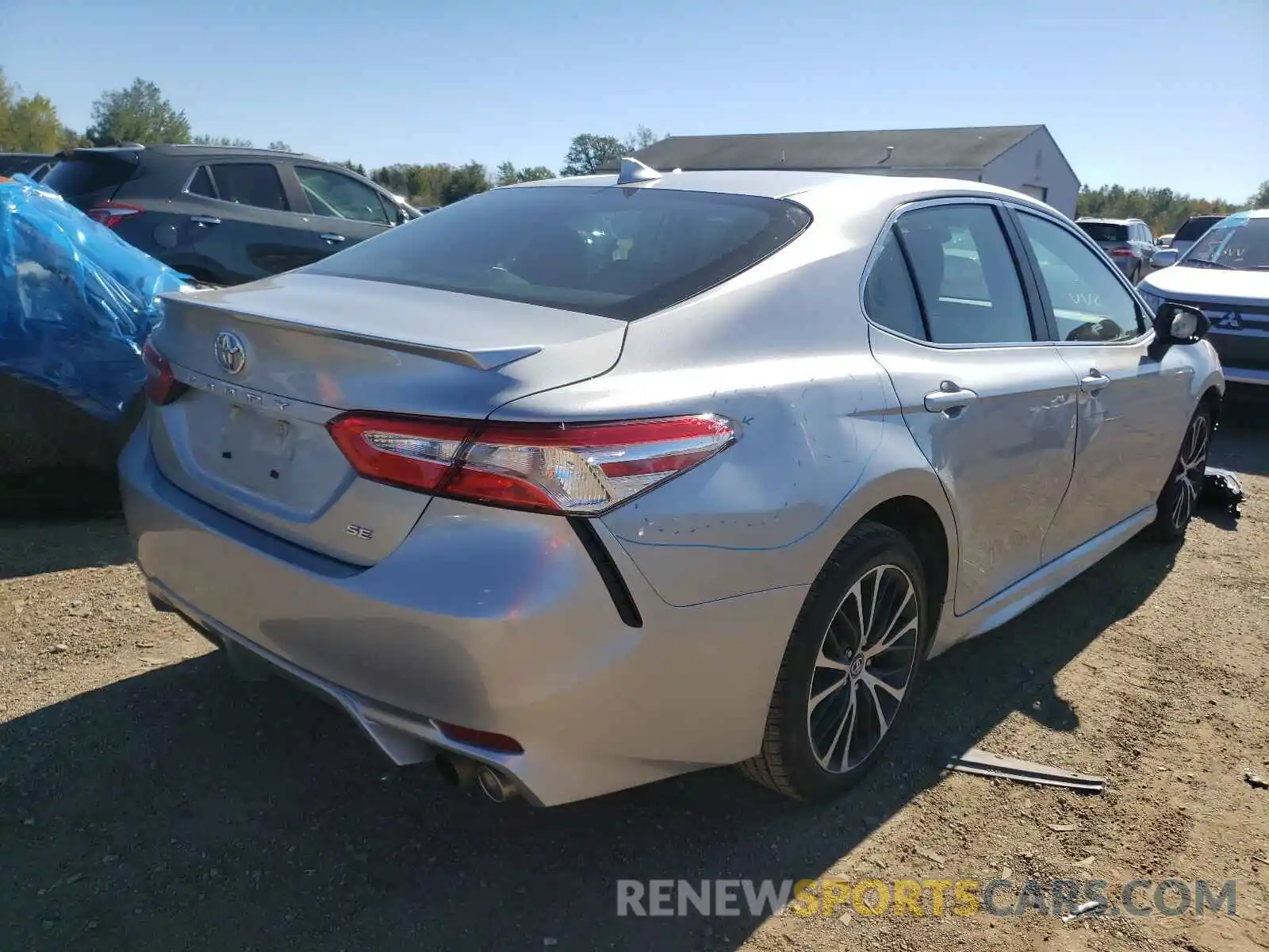 4 Photograph of a damaged car 4T1G11AKXLU924777 TOYOTA CAMRY 2020