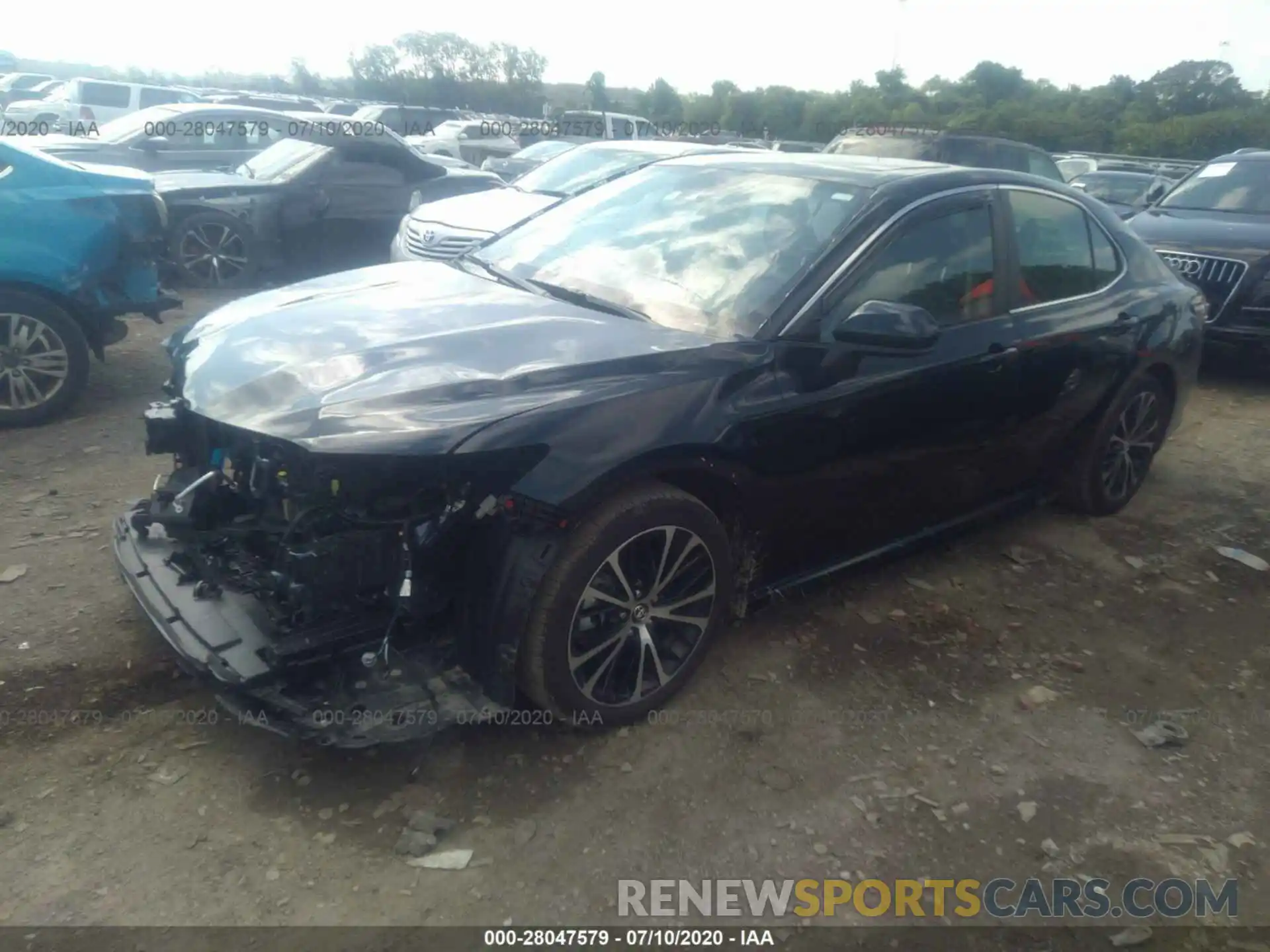 2 Photograph of a damaged car 4T1G11AKXLU926383 TOYOTA CAMRY 2020