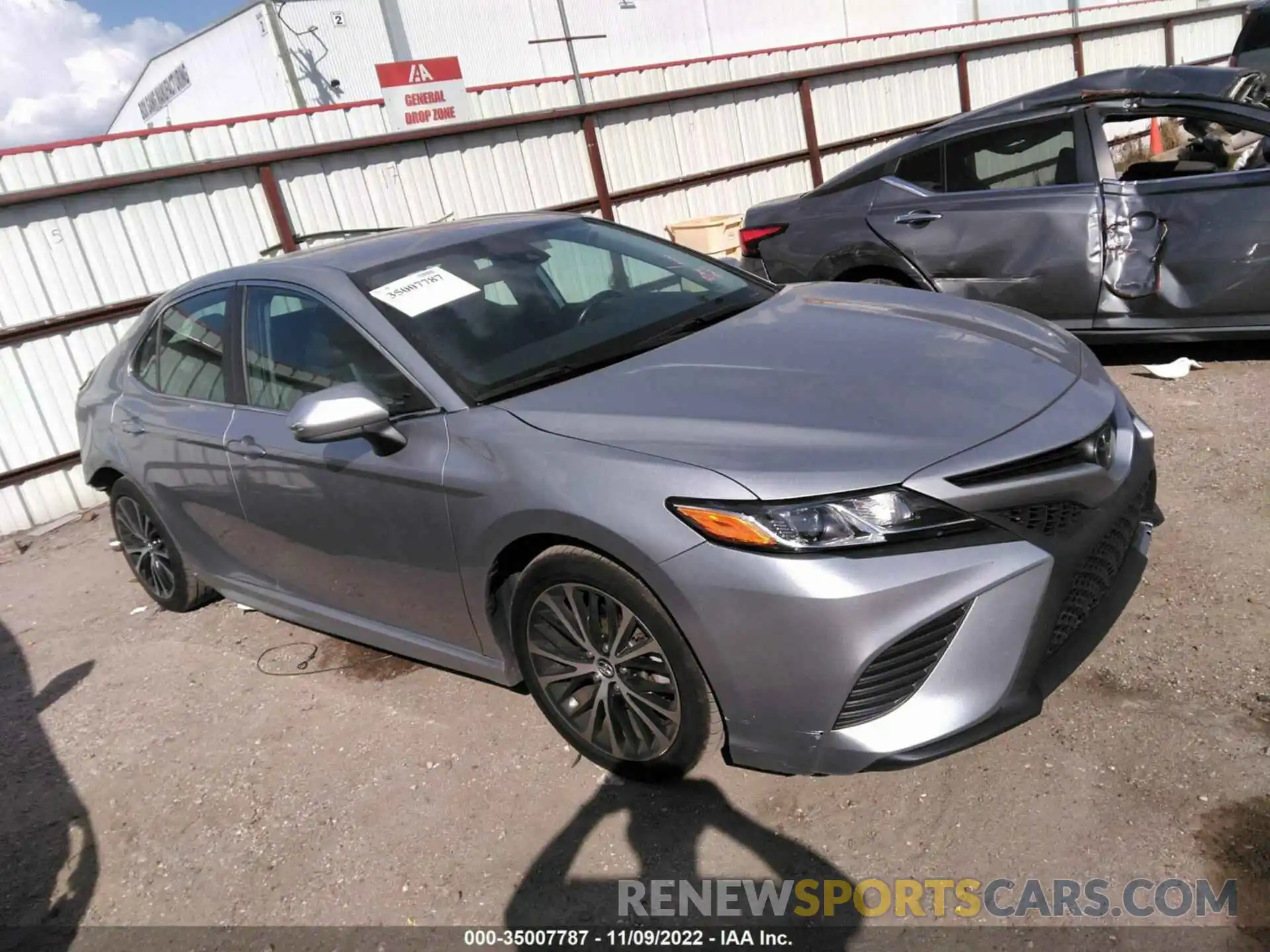 1 Photograph of a damaged car 4T1G11AKXLU926934 TOYOTA CAMRY 2020