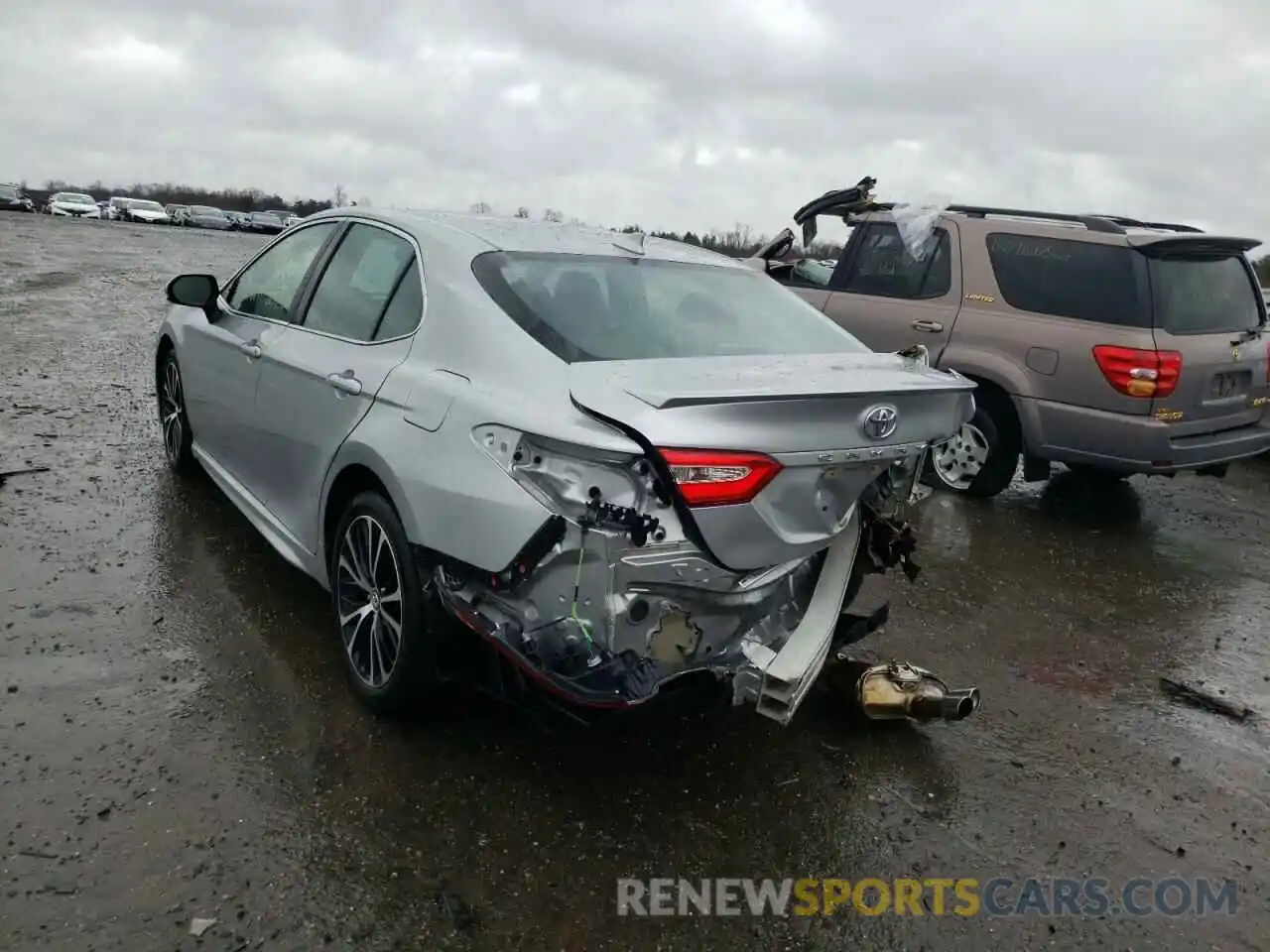 3 Photograph of a damaged car 4T1G11AKXLU927582 TOYOTA CAMRY 2020