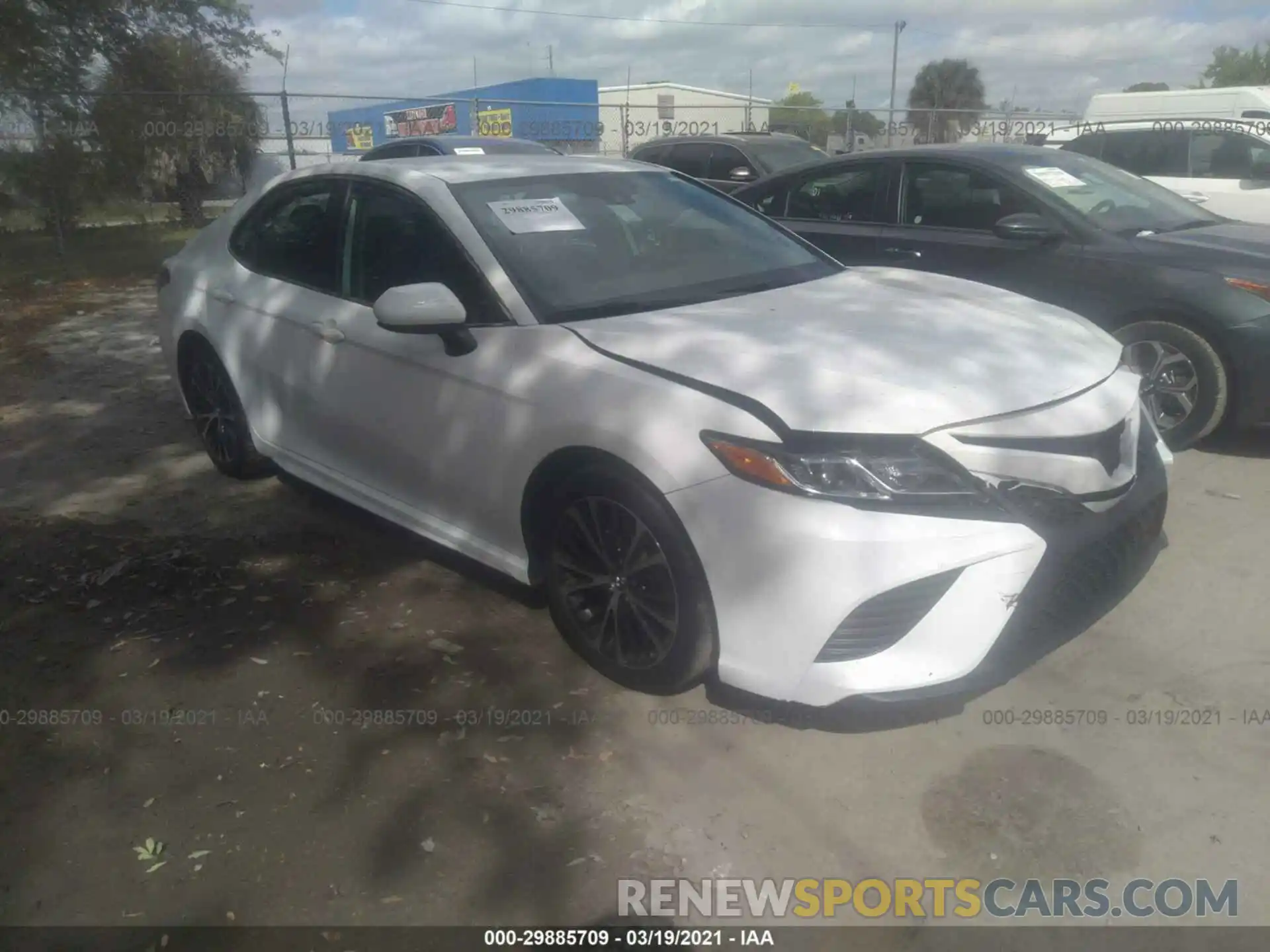 1 Photograph of a damaged car 4T1G11AKXLU929753 TOYOTA CAMRY 2020