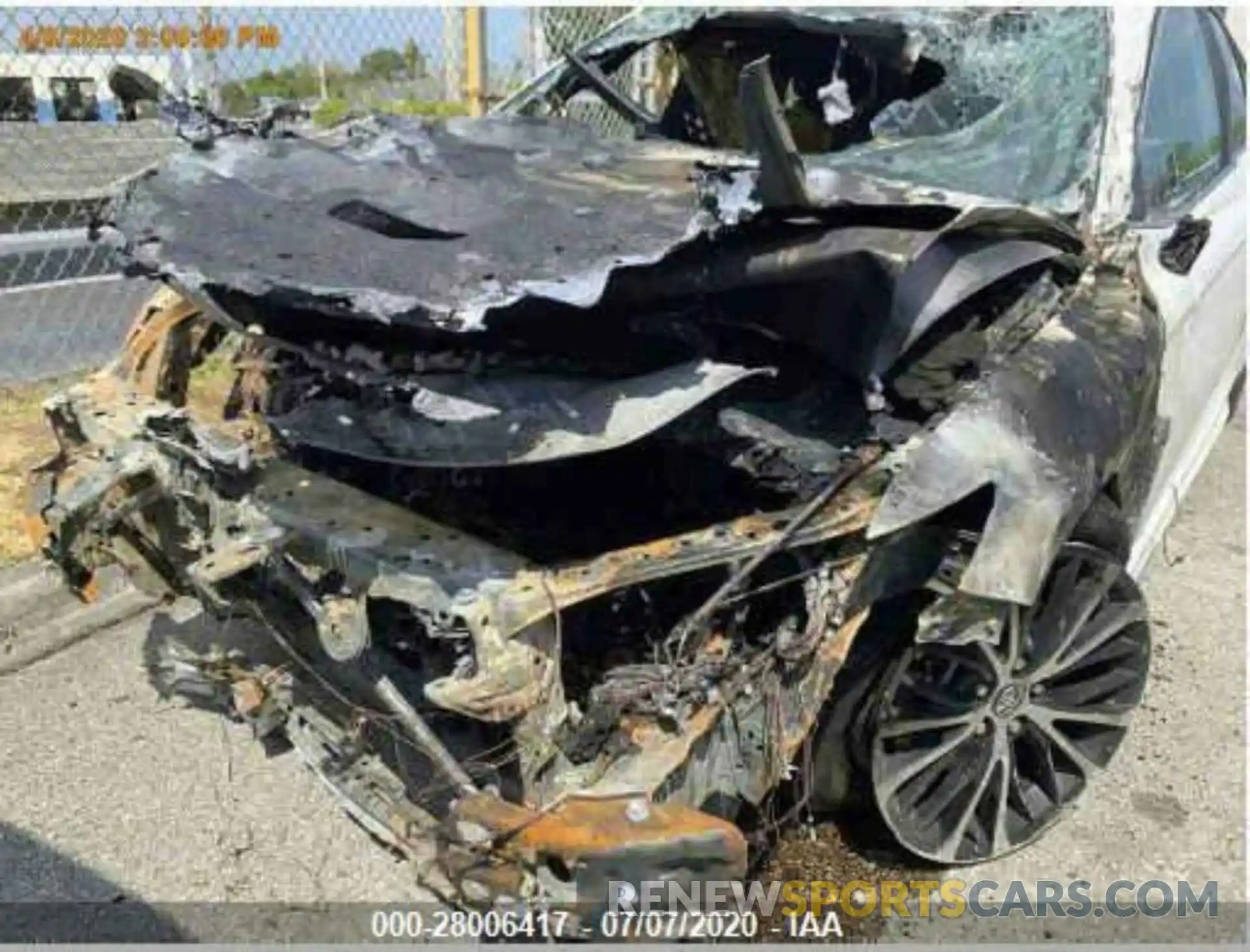 10 Photograph of a damaged car 4T1G11AKXLU929798 TOYOTA CAMRY 2020