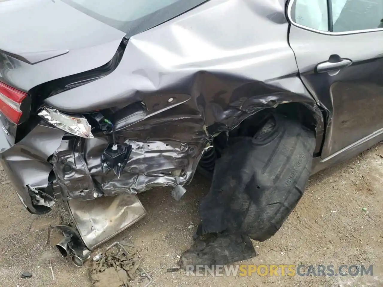 9 Photograph of a damaged car 4T1G11AKXLU930160 TOYOTA CAMRY 2020