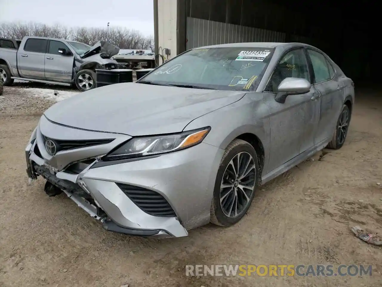 2 Photograph of a damaged car 4T1G11AKXLU931616 TOYOTA CAMRY 2020