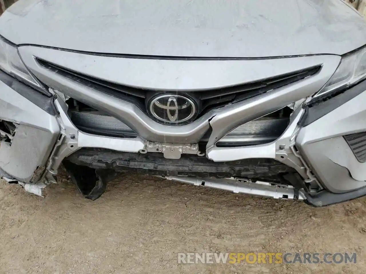 9 Photograph of a damaged car 4T1G11AKXLU931616 TOYOTA CAMRY 2020