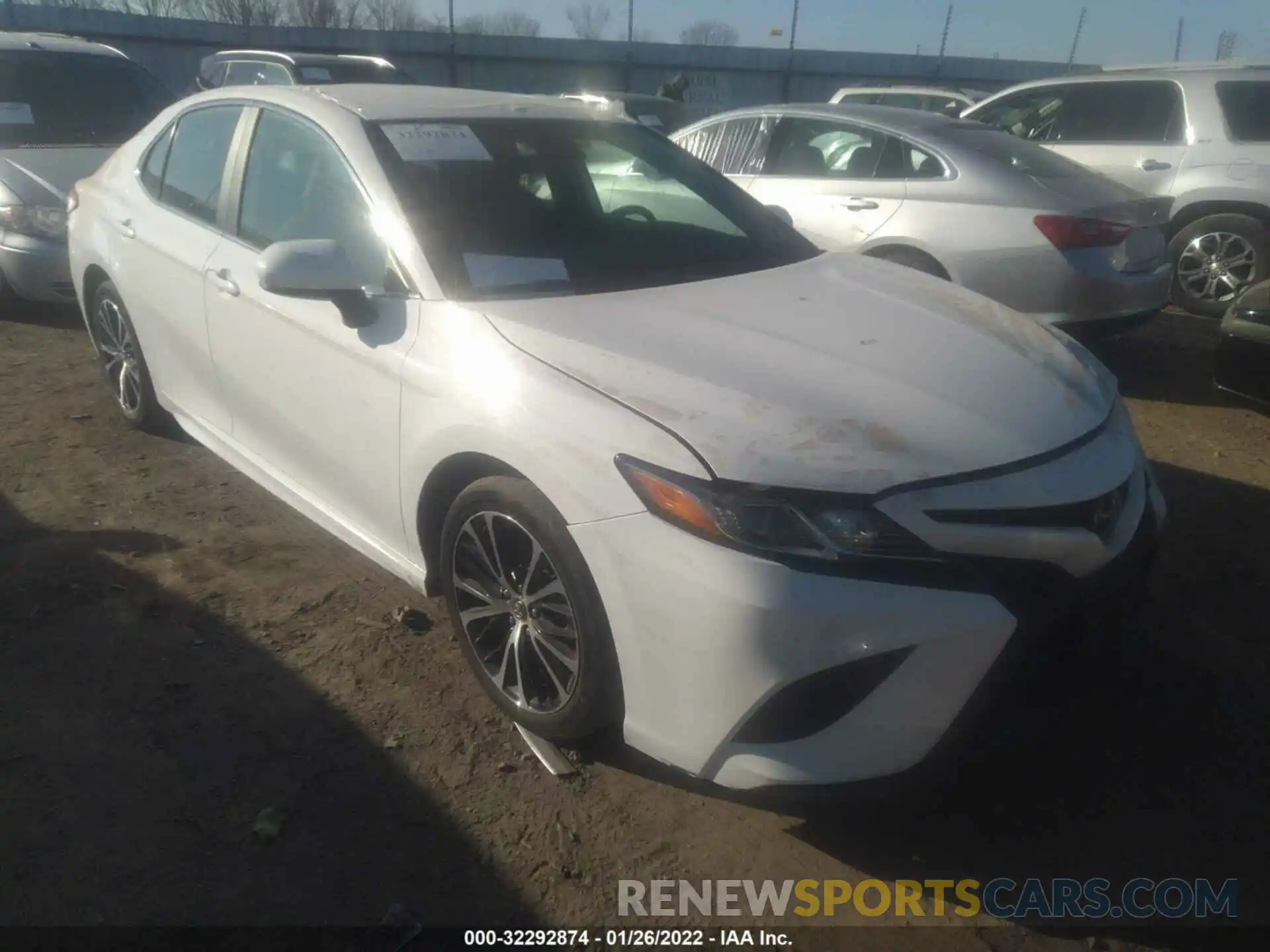 1 Photograph of a damaged car 4T1G11AKXLU931812 TOYOTA CAMRY 2020