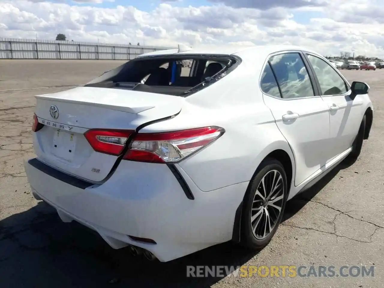 4 Photograph of a damaged car 4T1G11AKXLU933852 TOYOTA CAMRY 2020