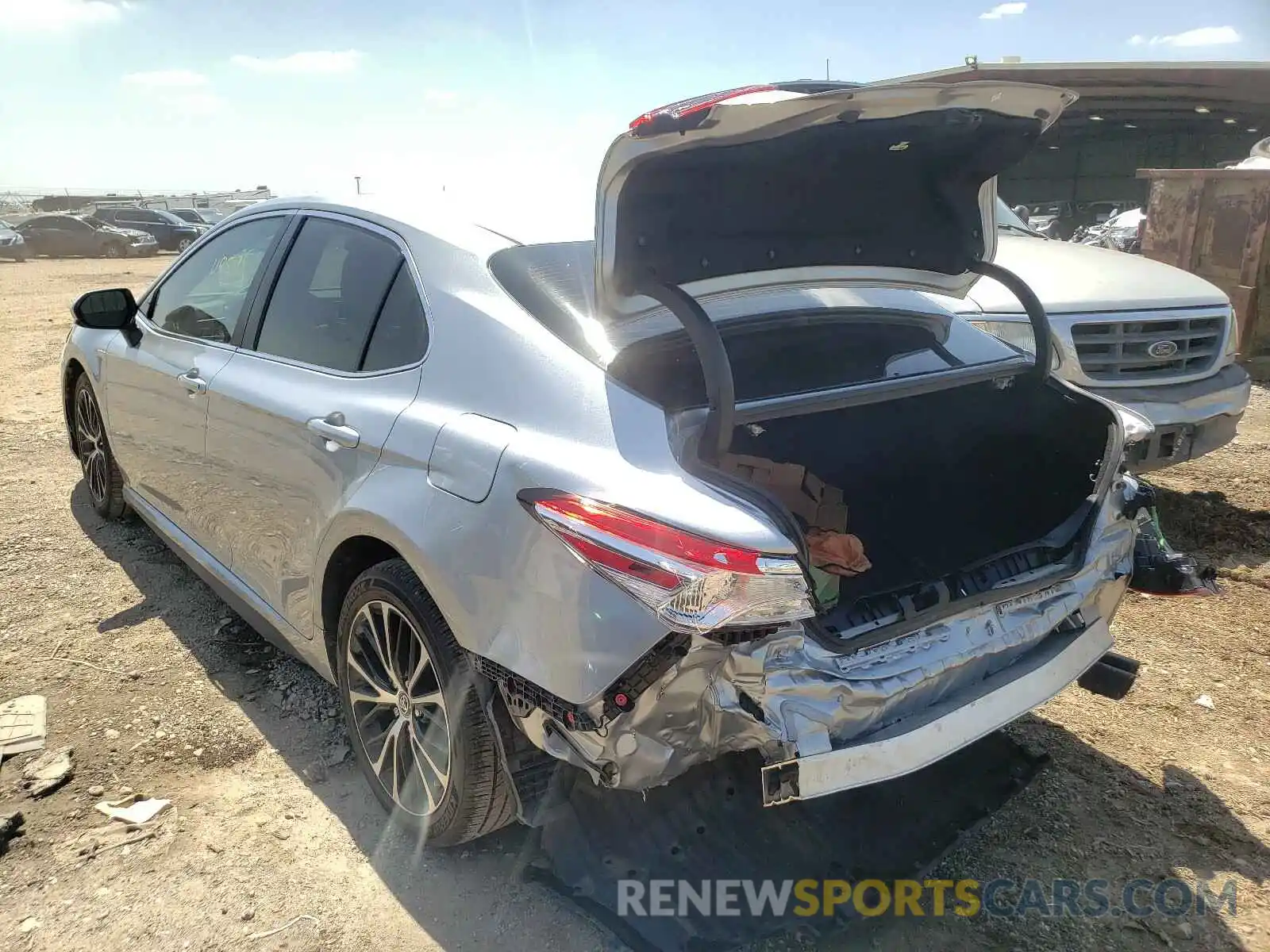 3 Photograph of a damaged car 4T1G11AKXLU935696 TOYOTA CAMRY 2020