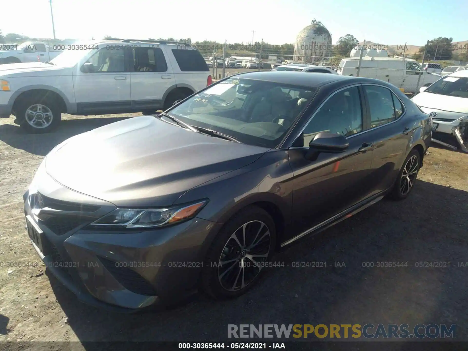 2 Photograph of a damaged car 4T1G11AKXLU937903 TOYOTA CAMRY 2020