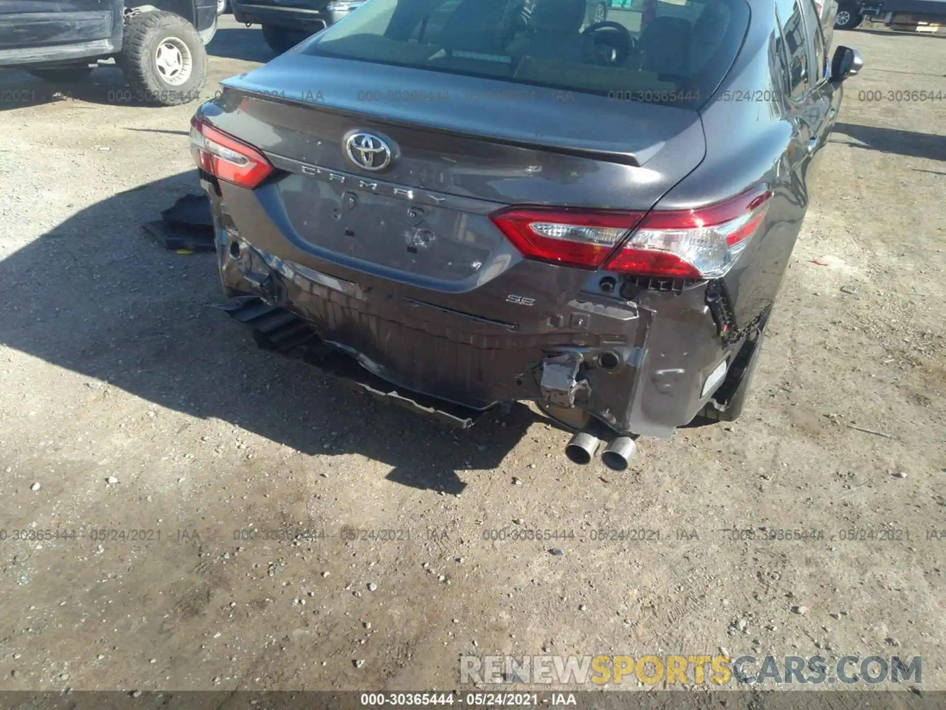 6 Photograph of a damaged car 4T1G11AKXLU937903 TOYOTA CAMRY 2020