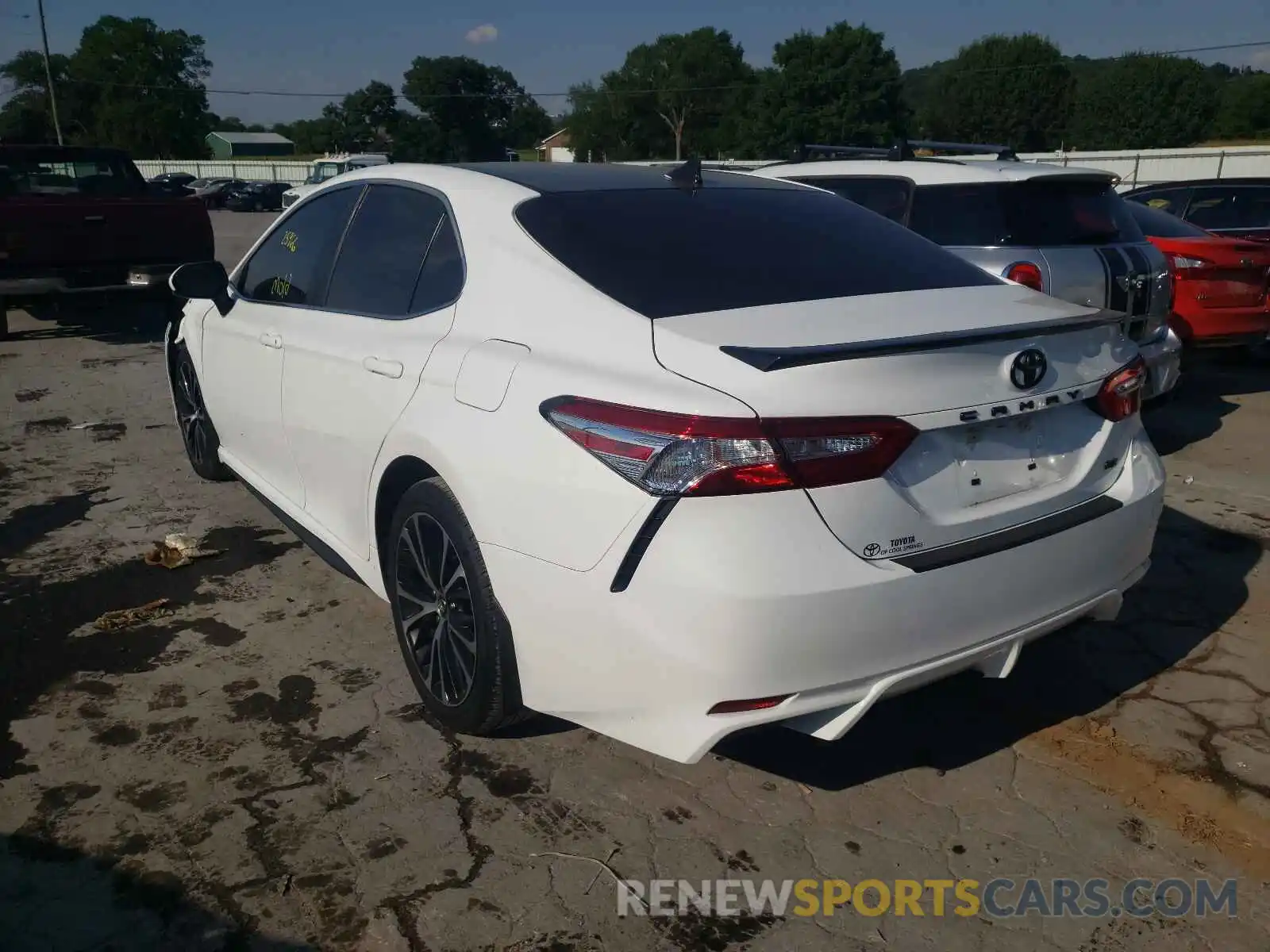 3 Photograph of a damaged car 4T1G11AKXLU938114 TOYOTA CAMRY 2020