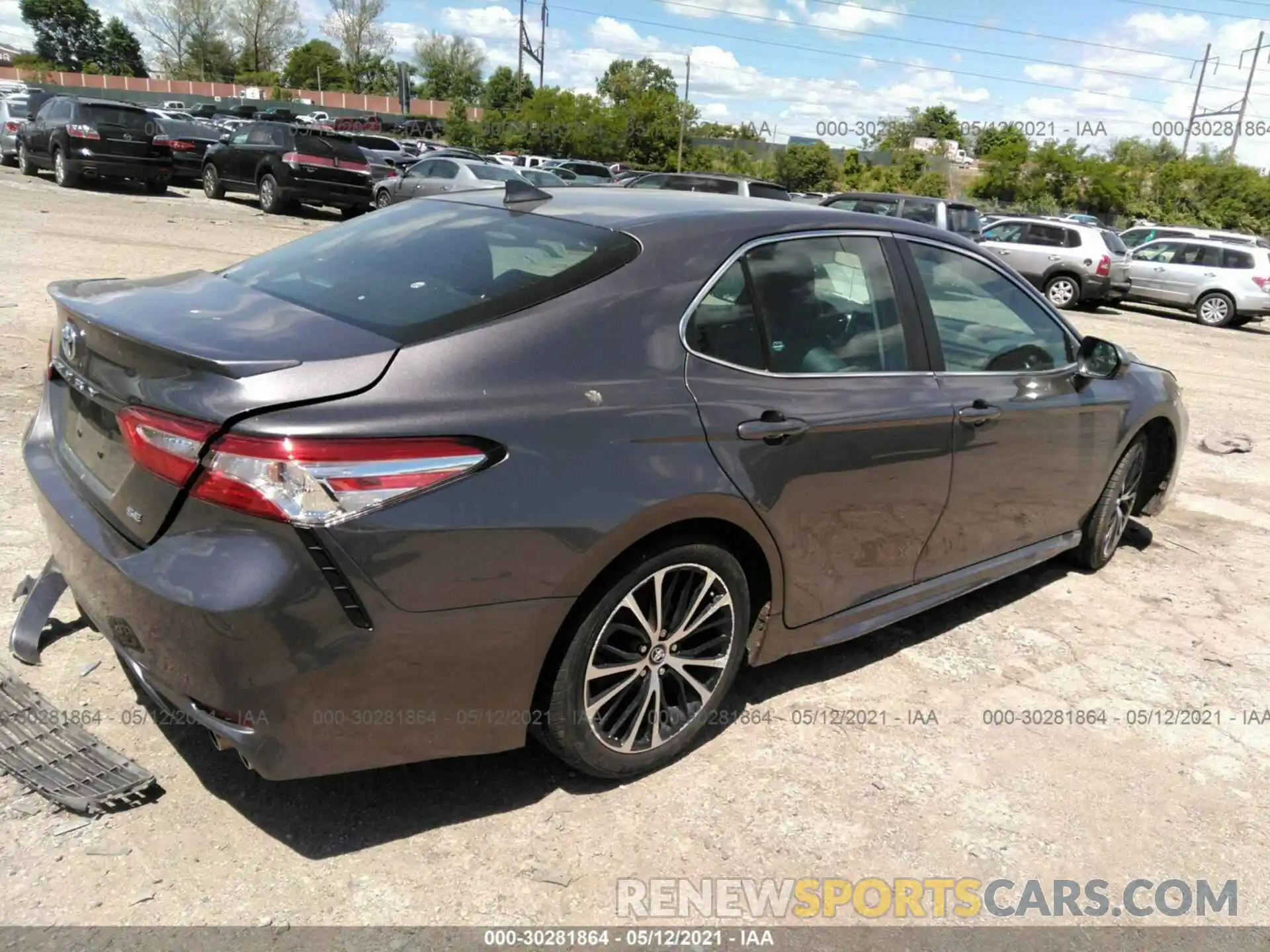 4 Photograph of a damaged car 4T1G11AKXLU938212 TOYOTA CAMRY 2020