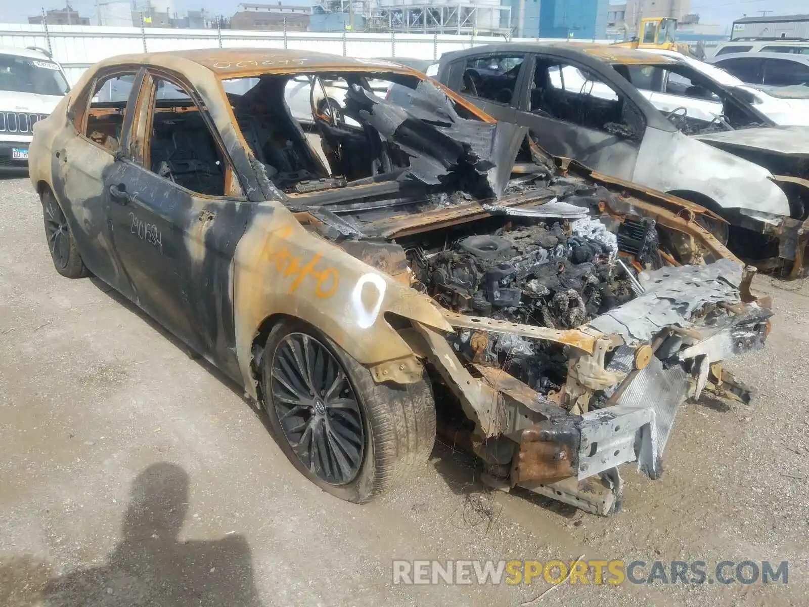 10 Photograph of a damaged car 4T1G11AKXLU941434 TOYOTA CAMRY 2020
